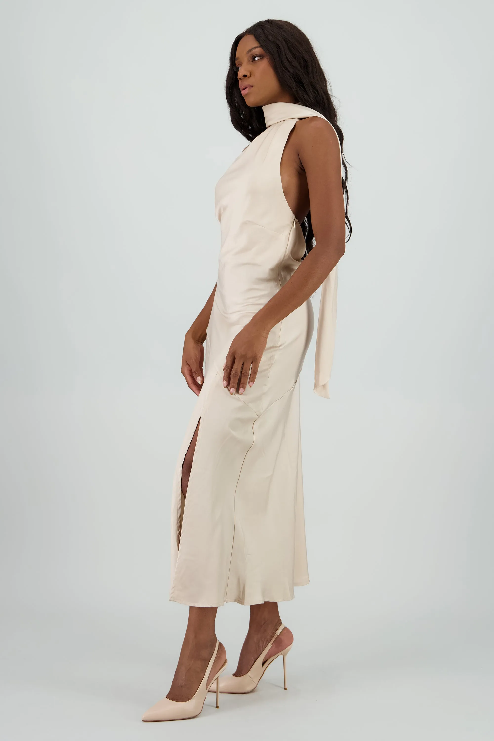 Maxi vestido satin halter sold by Shasa product image thumbnail 3