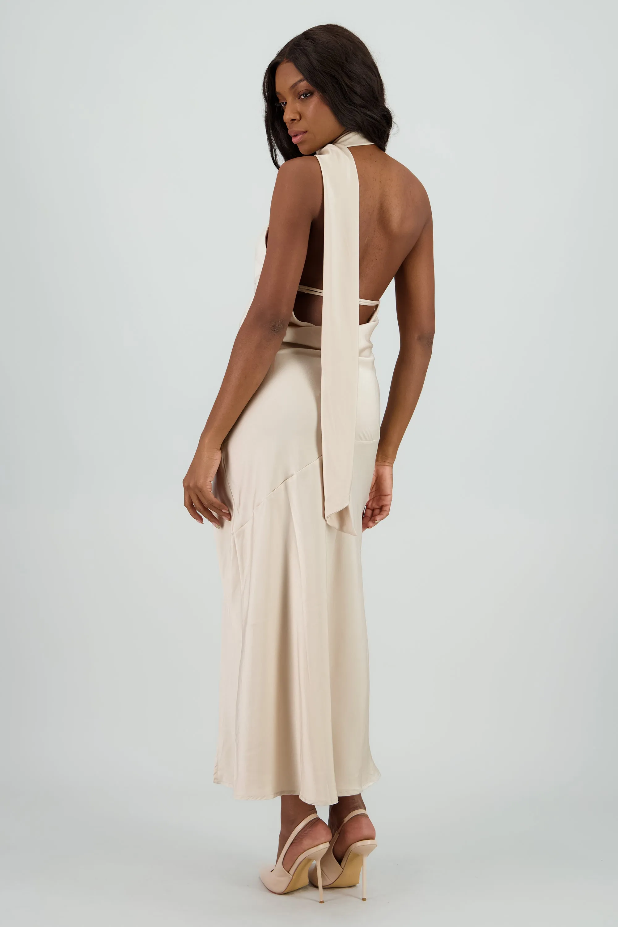 Maxi vestido satin halter sold by Shasa product image thumbnail 4