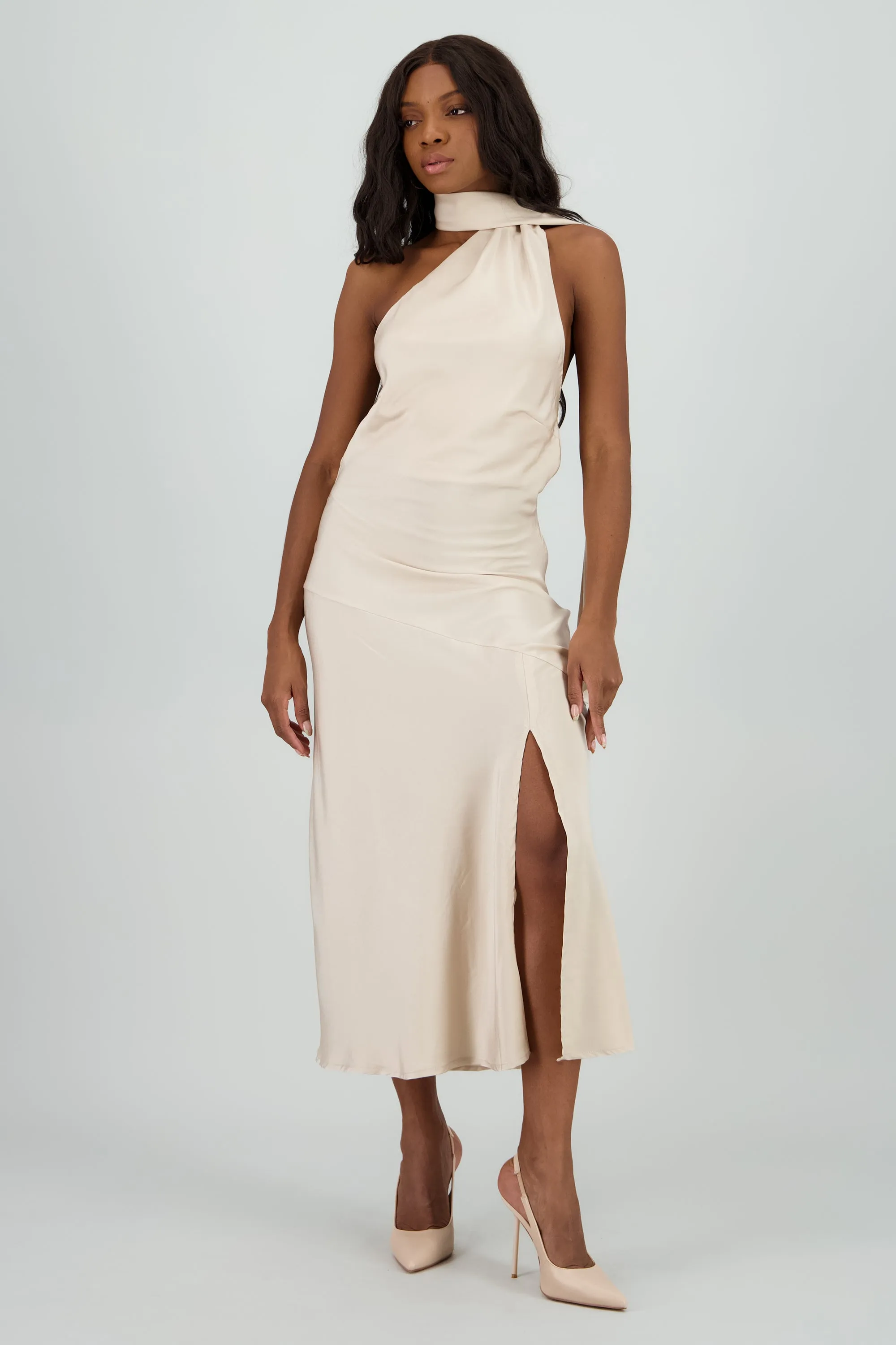 Maxi vestido satin halter sold by Shasa product image thumbnail 2