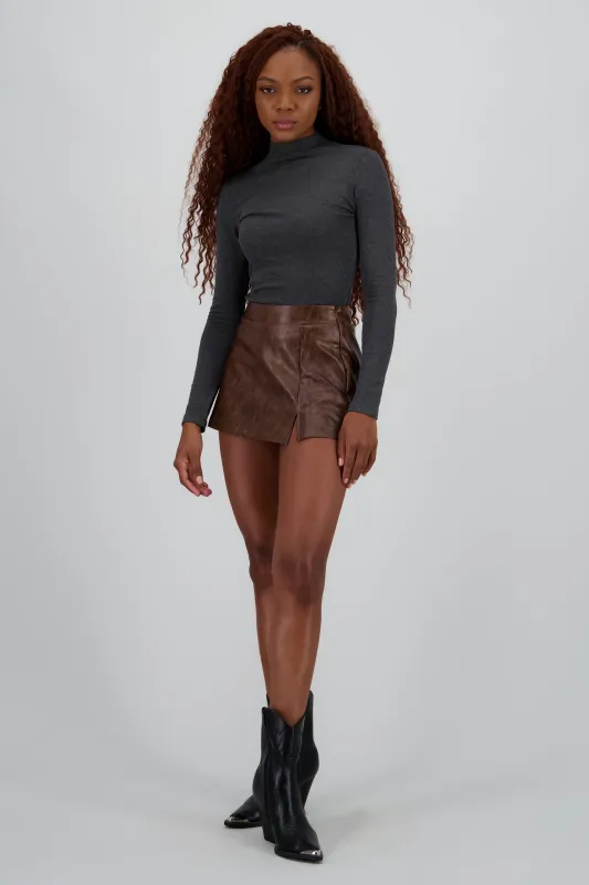 Falda PU con corte sold by Shasa