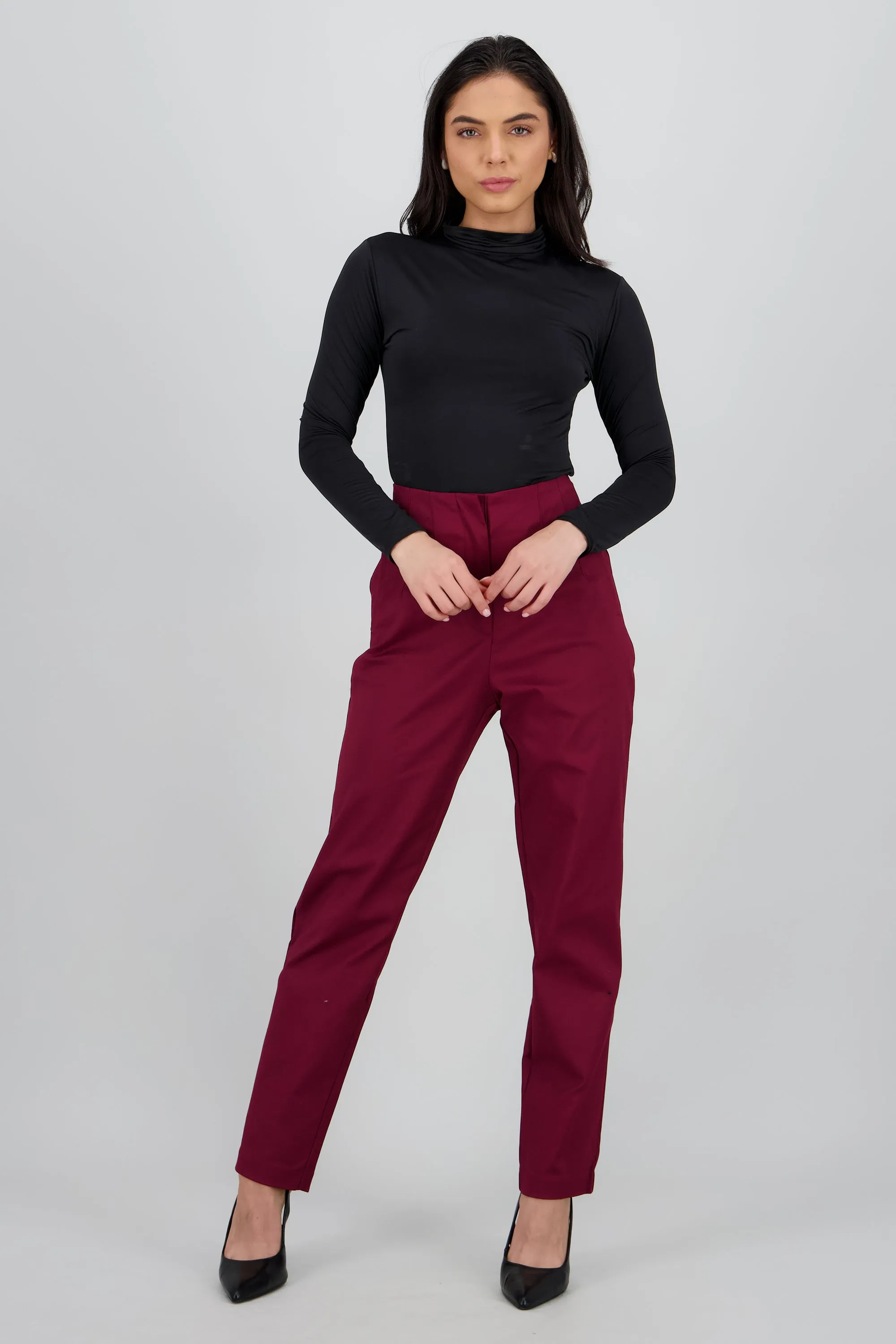 Pantalon liso bolsas sold by Shasa