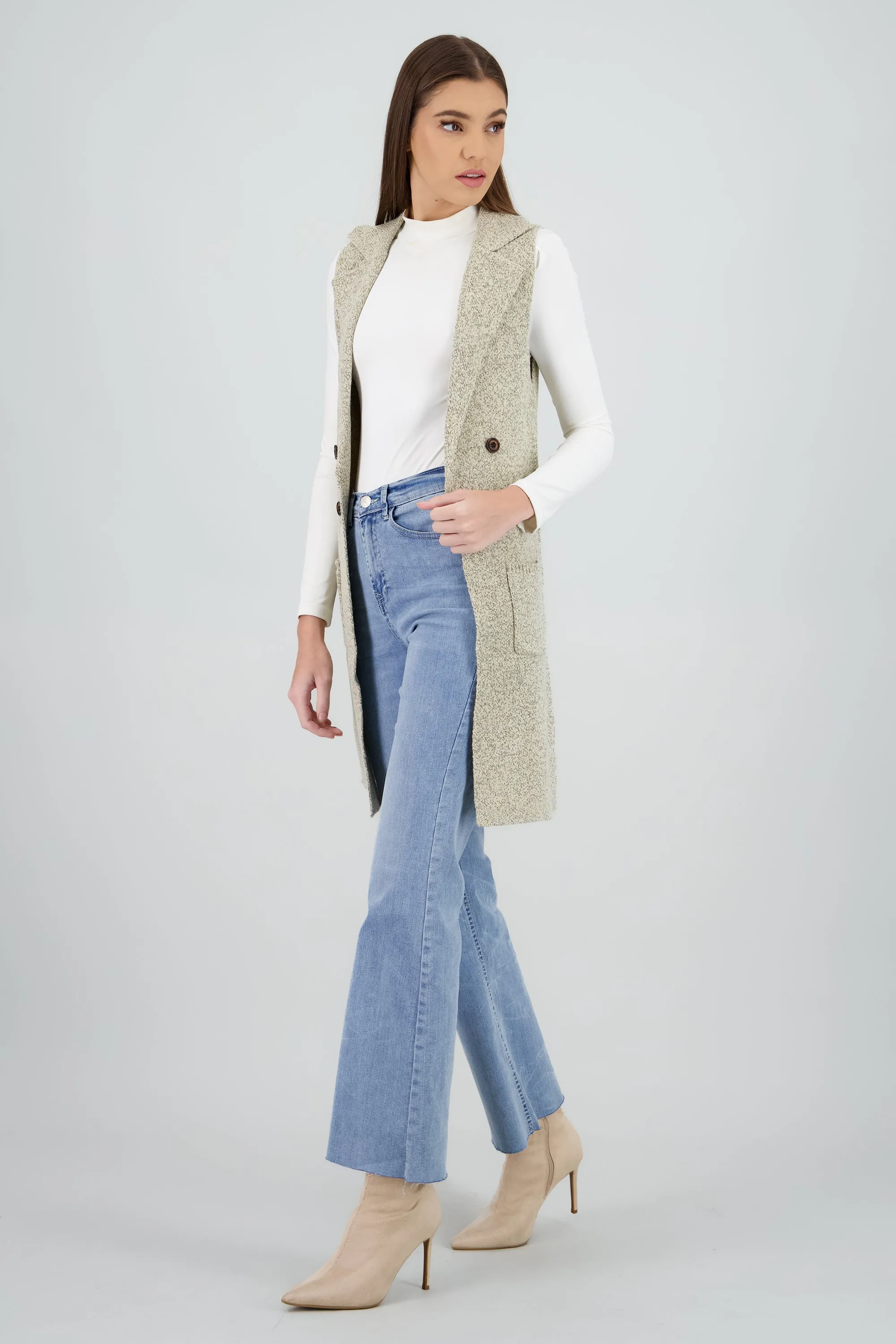 Chaleco tejido maxi botones sold by Shasa product image thumbnail 2