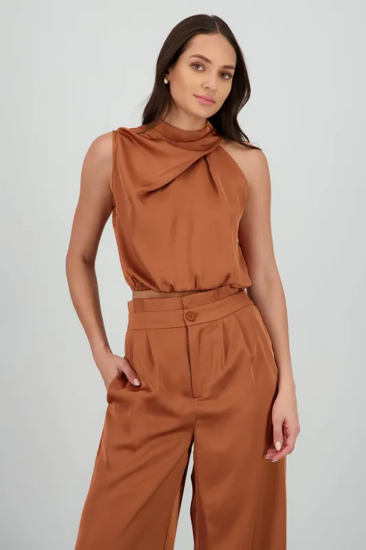 Top halter cruzado corto sold by Shasa
