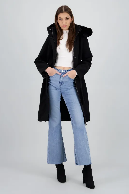 ABRIGO CON CAPUCHA sold by Shasa