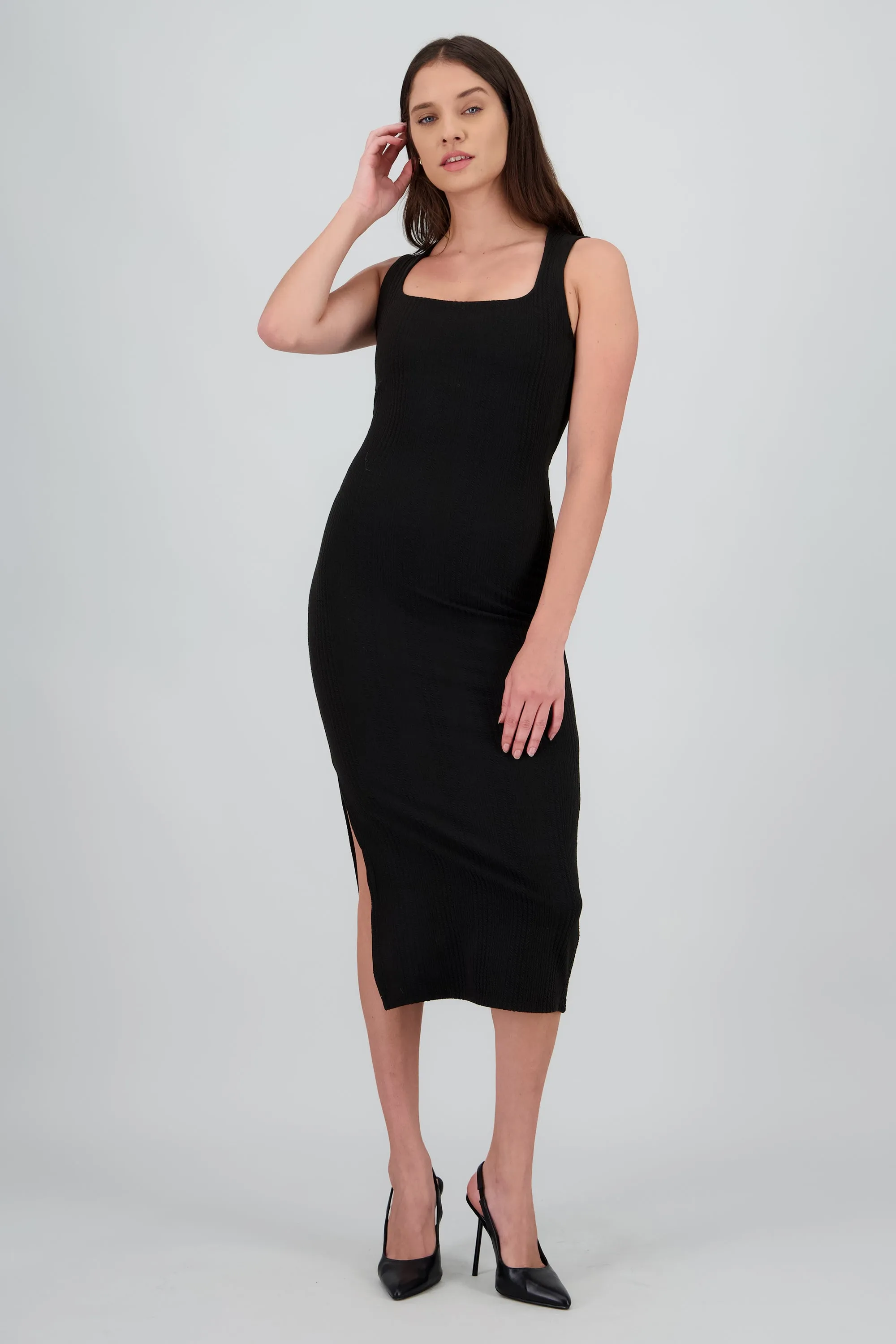 Vestido bodycon textura sin manga sold by Shasa