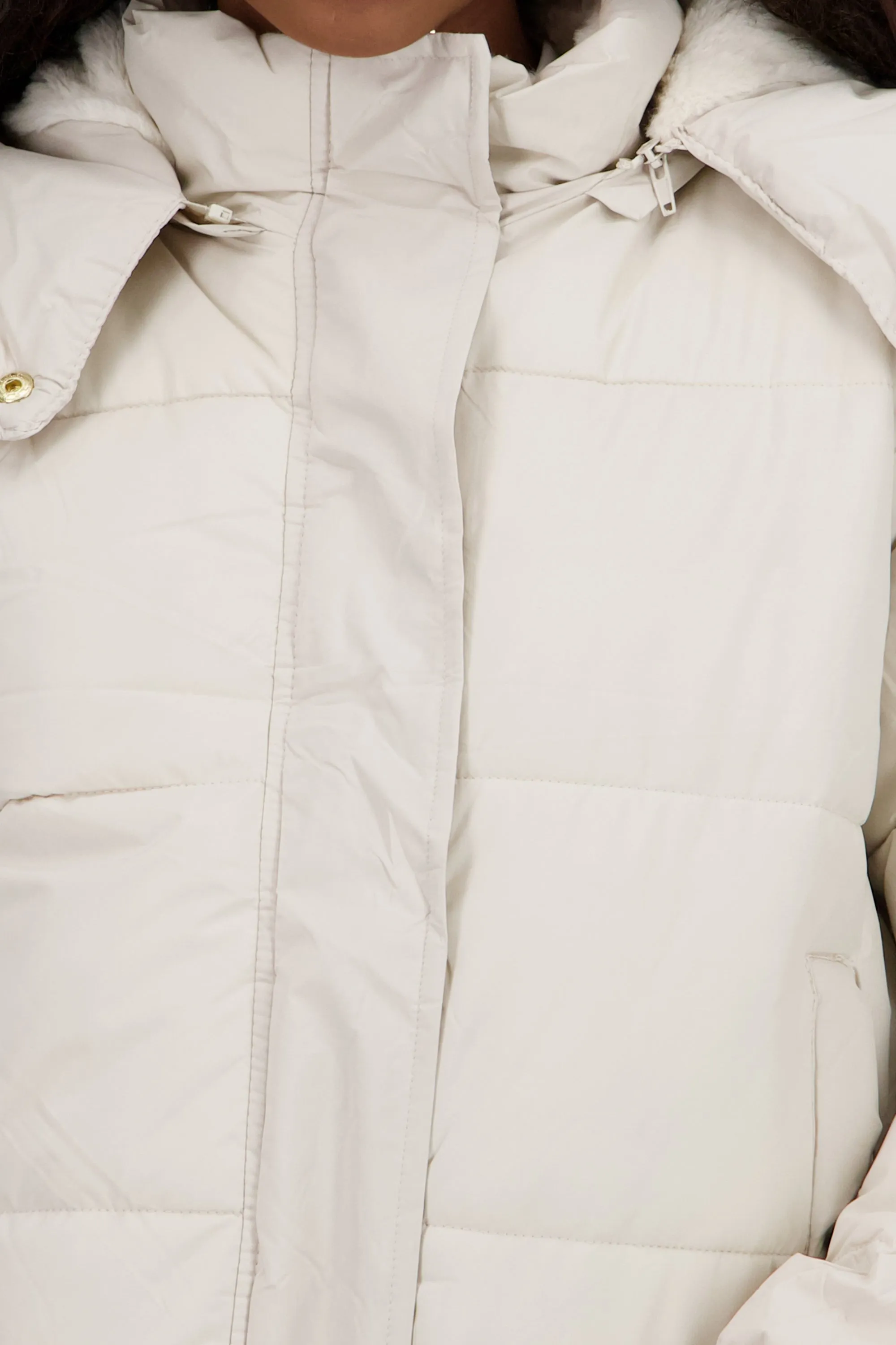 Chamarra capitonada con gorro sold by Shasa product image thumbnail 5