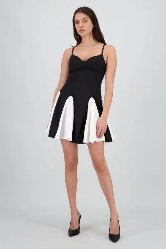 Vestido mini cortes con contraste sold by Shasa