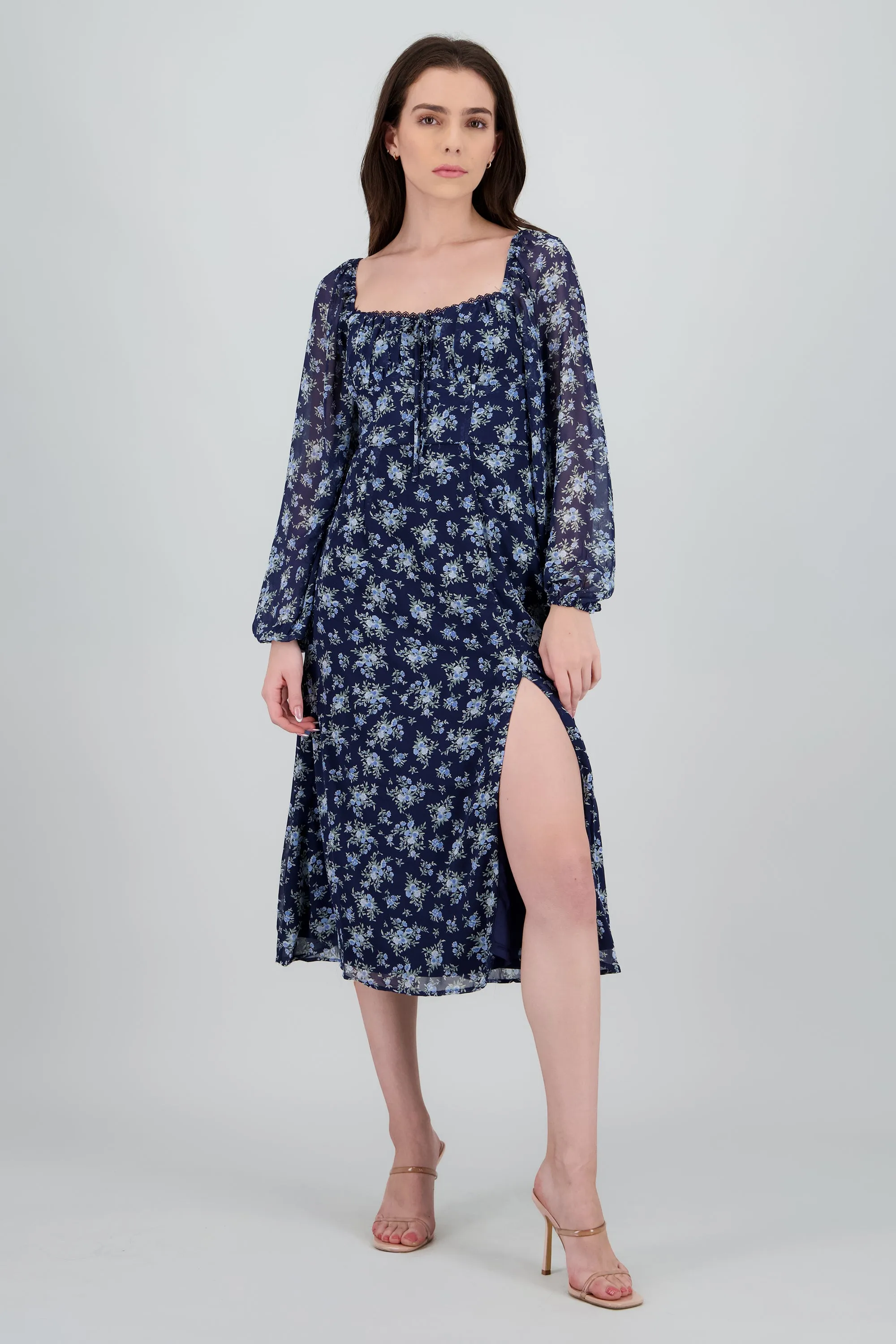 Vestido maxi flores detalle escote sold by Shasa