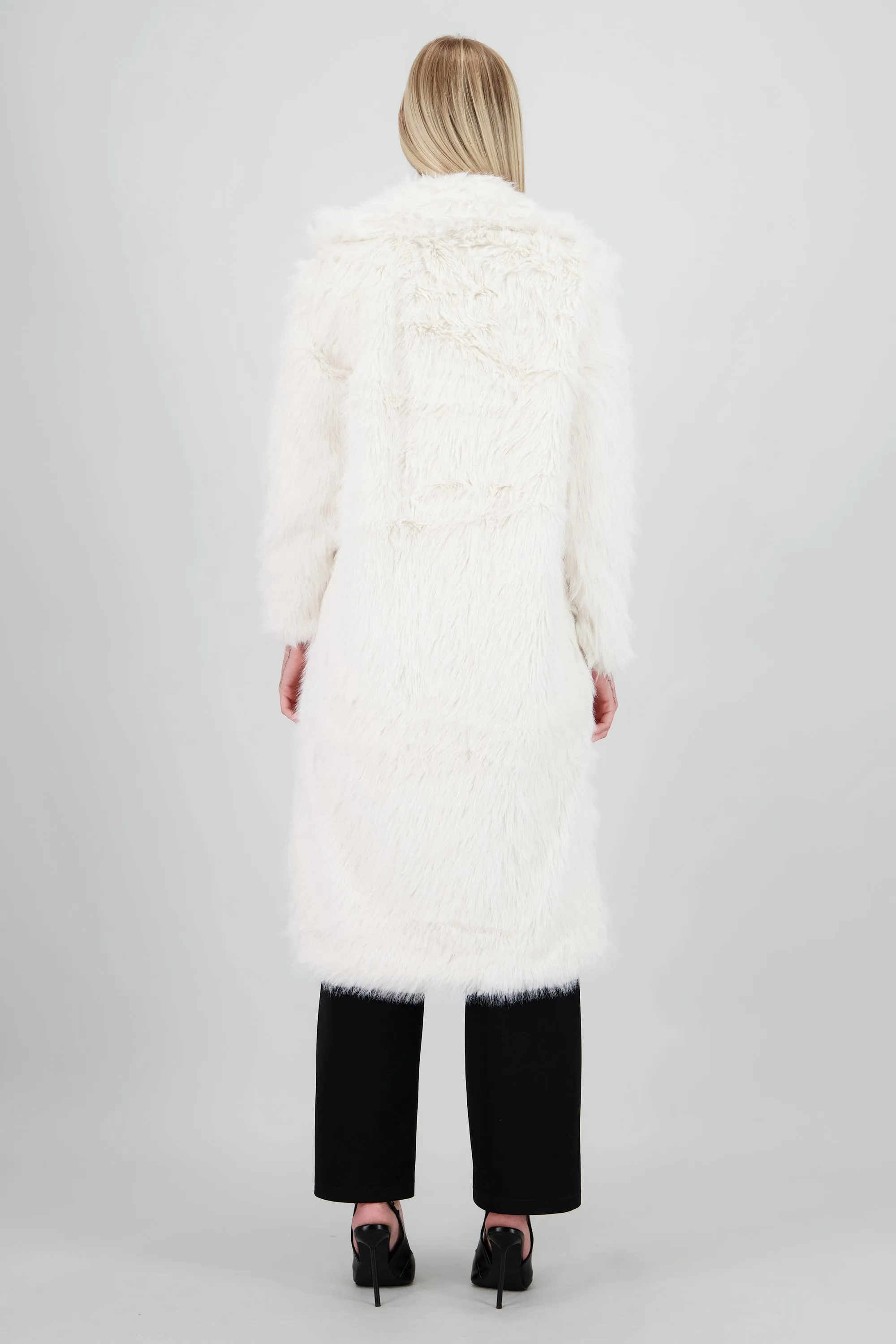 Abrigo largo peluche sold by Shasa product image thumbnail 4