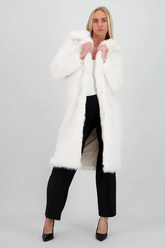 Abrigo largo peluche sold by Shasa