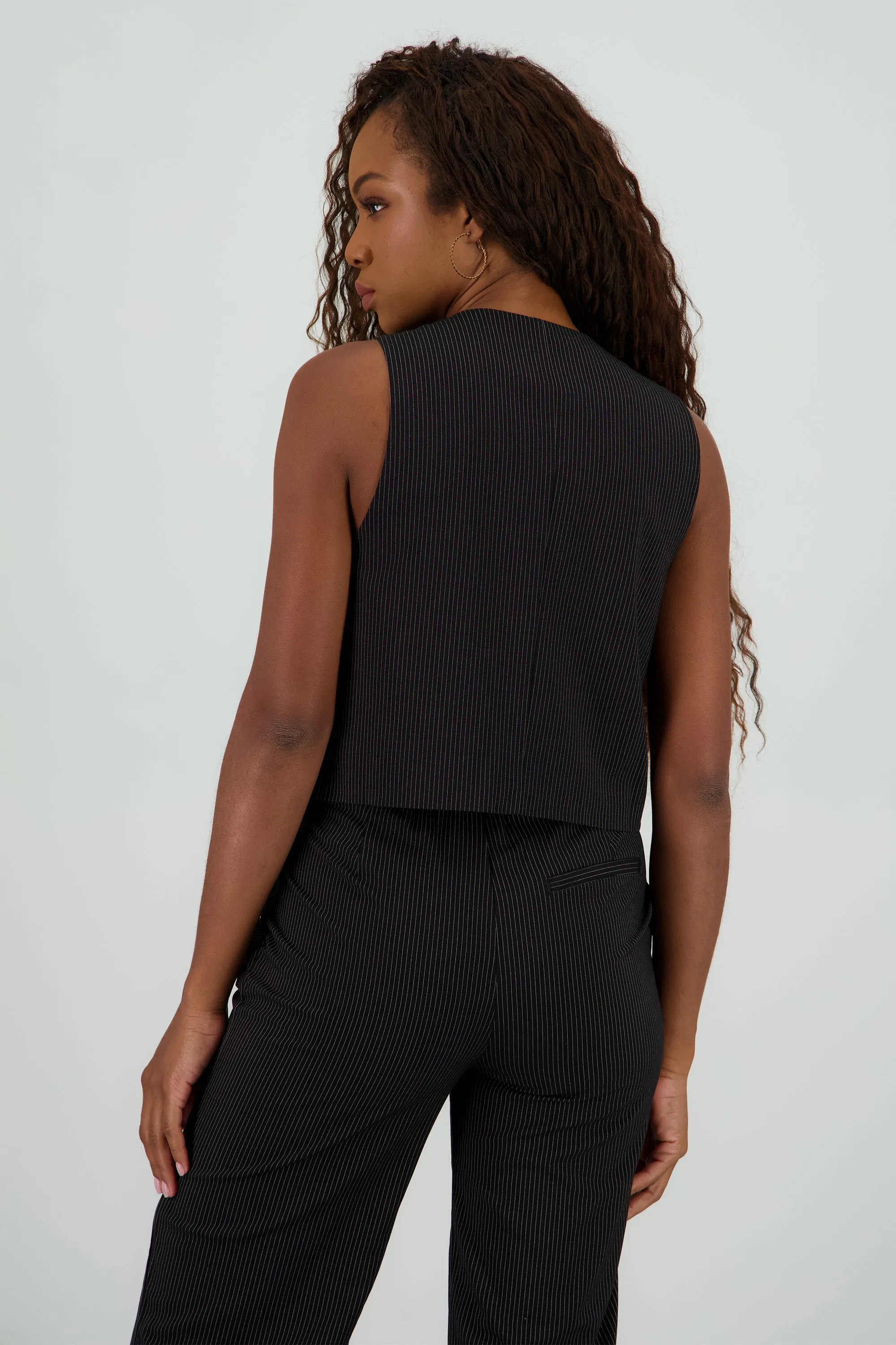 Chaleco cuello v detalle boton sold by Shasa product image thumbnail 4