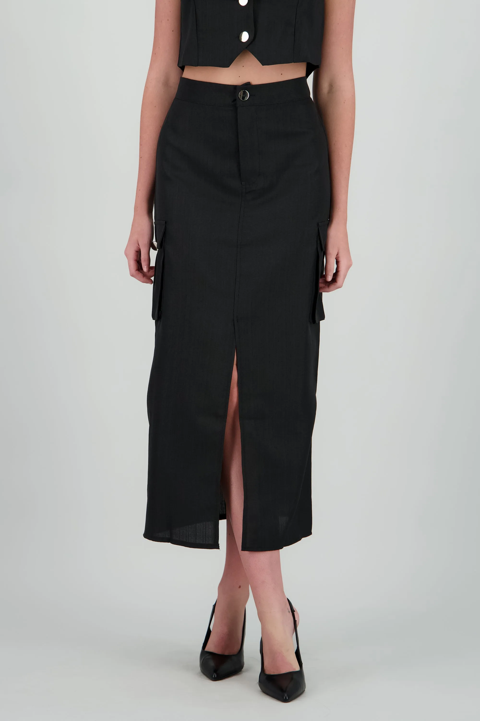 Falda midi con abertura detalle bolsas cargo sold by Shasa product image thumbnail 2