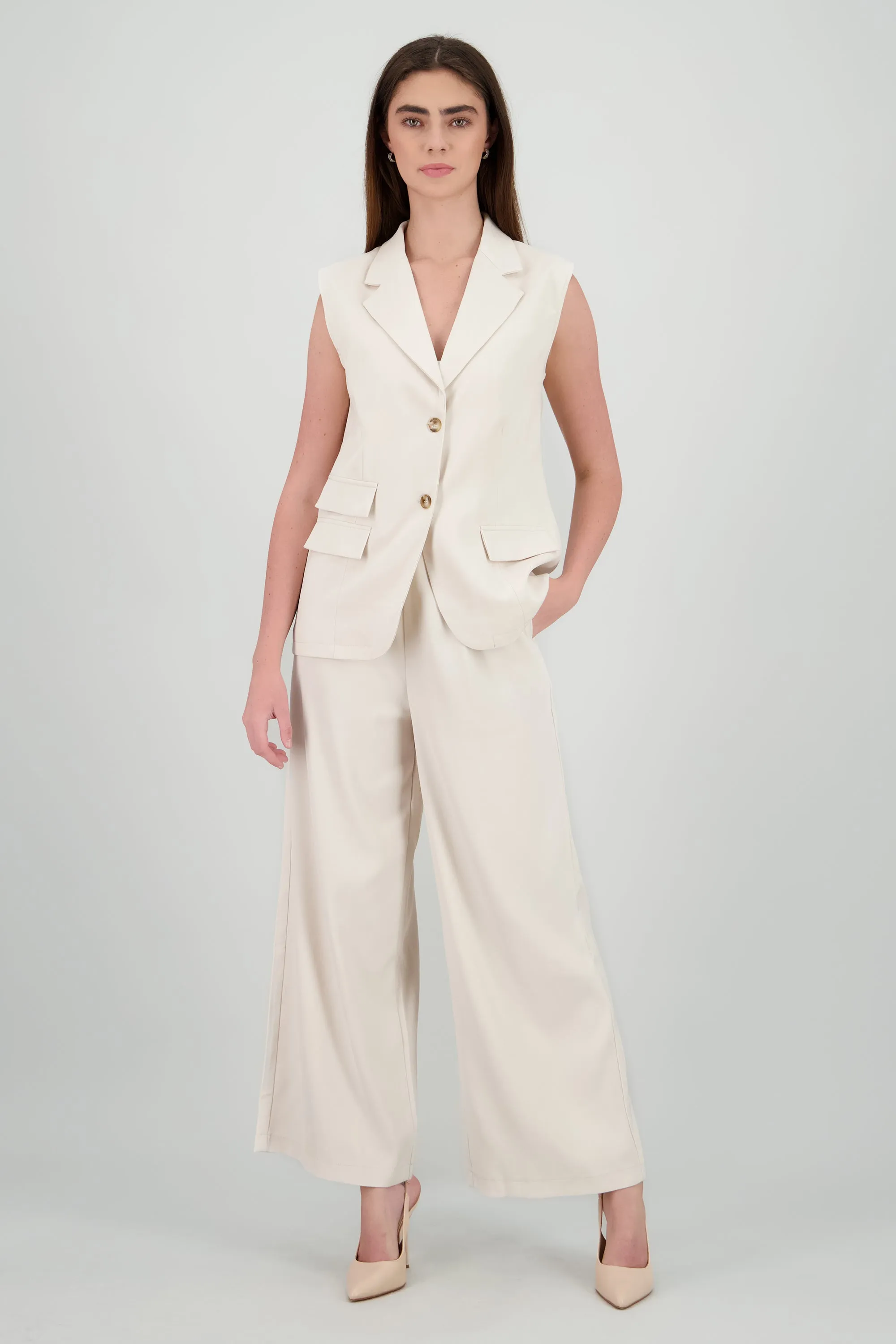 Pantalon sastre liso sold by Shasa