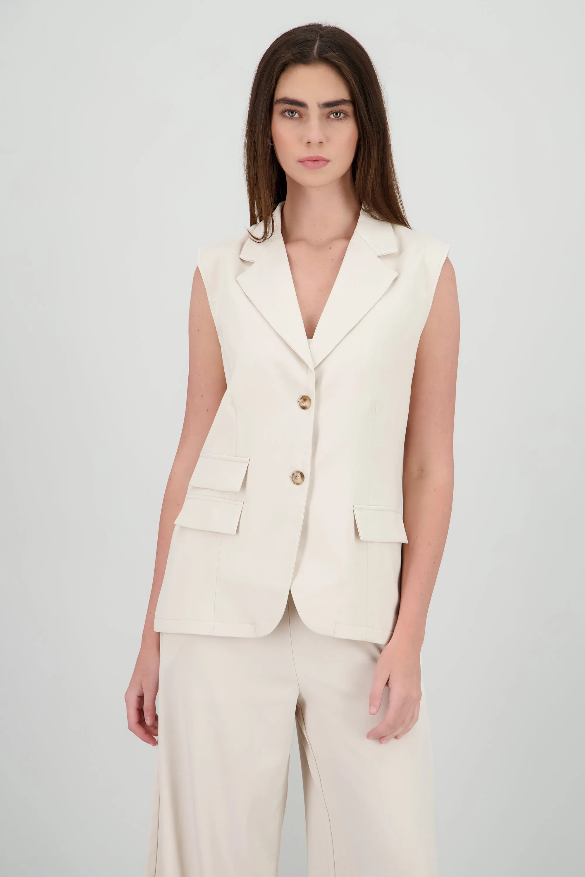 Chaleco sastre liso sold by Shasa