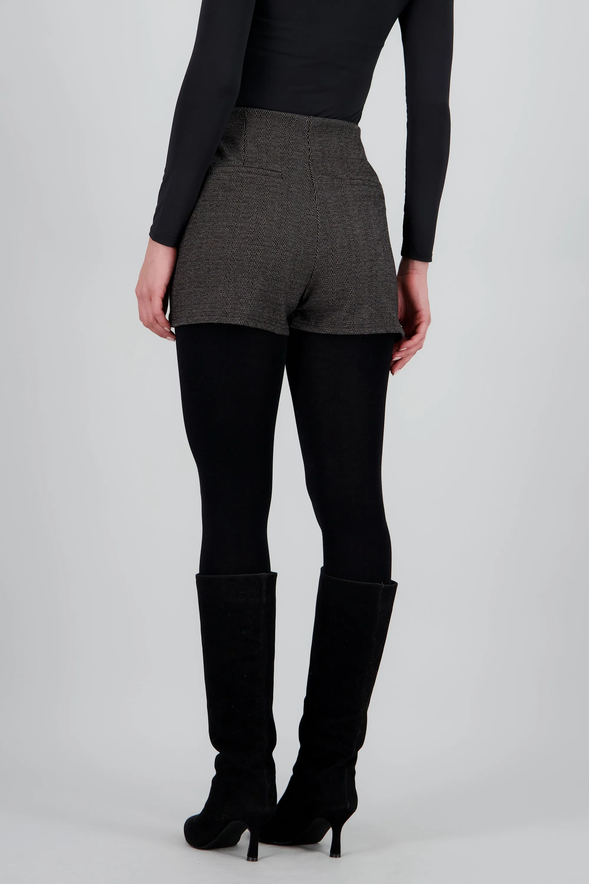 Falda short scruzada detalle cinturon sold by Shasa product image thumbnail 4