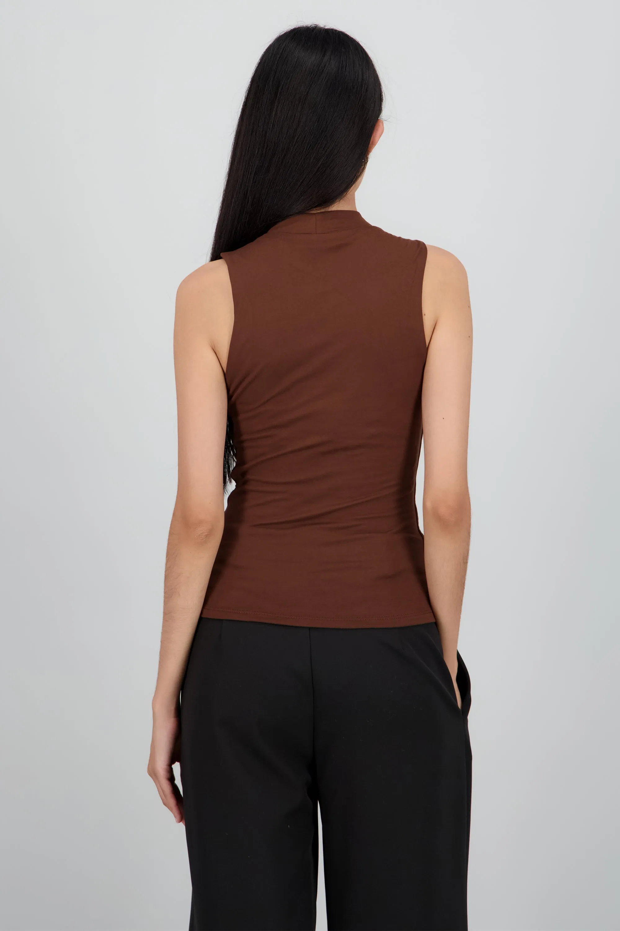 Top sin mangas ceullo alto sold by Shasa product image thumbnail 4