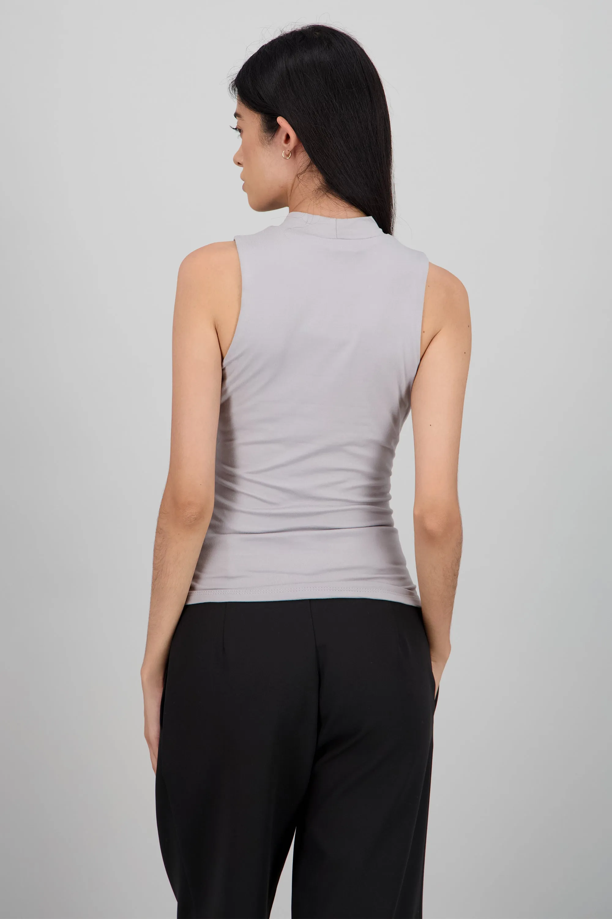 Top sin mangas ceullo alto sold by Shasa product image thumbnail 4