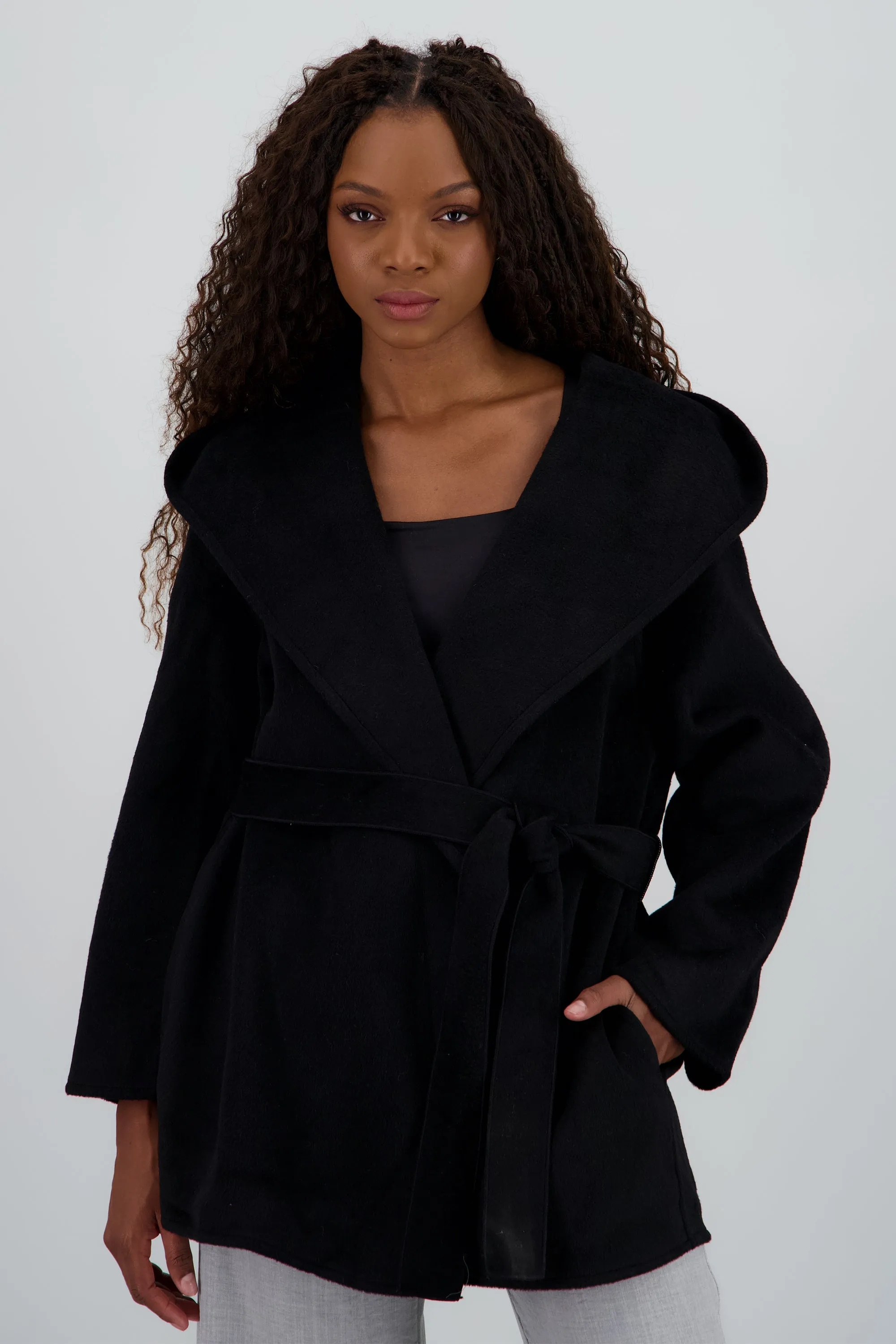 Abrigo corto detalle laso gorro sold by Shasa product image thumbnail 2