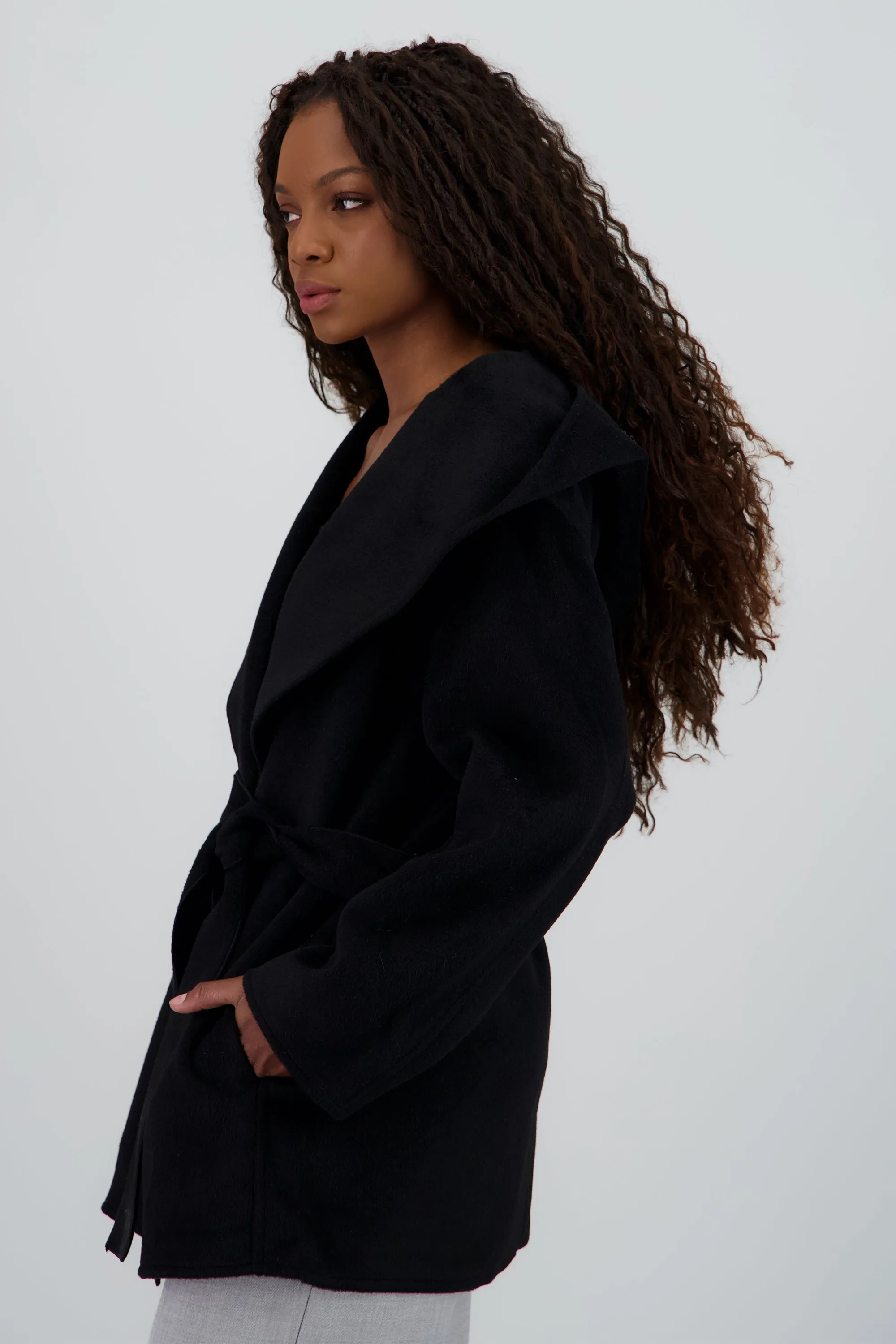 Abrigo corto detalle laso gorro sold by Shasa product image thumbnail 3