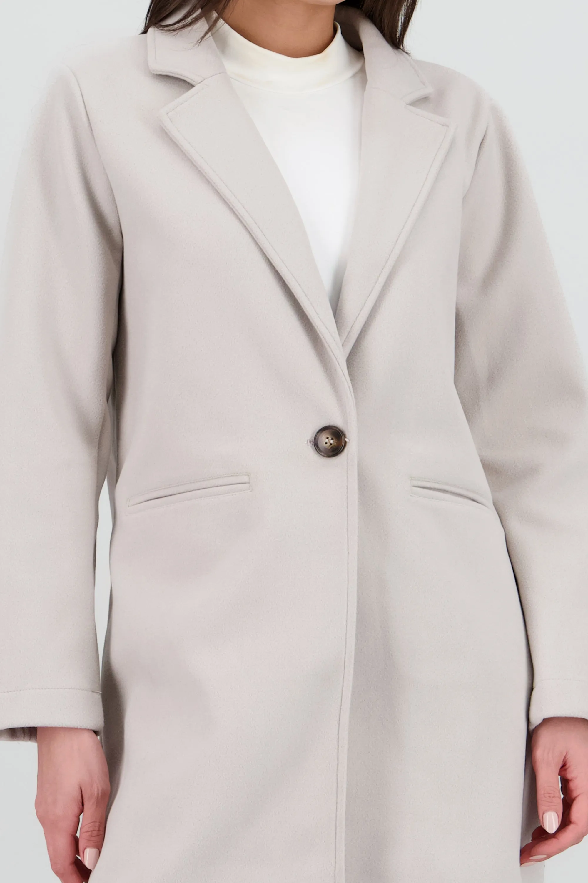 Abrigo con solapa y boton liso sold by Shasa product image thumbnail 5