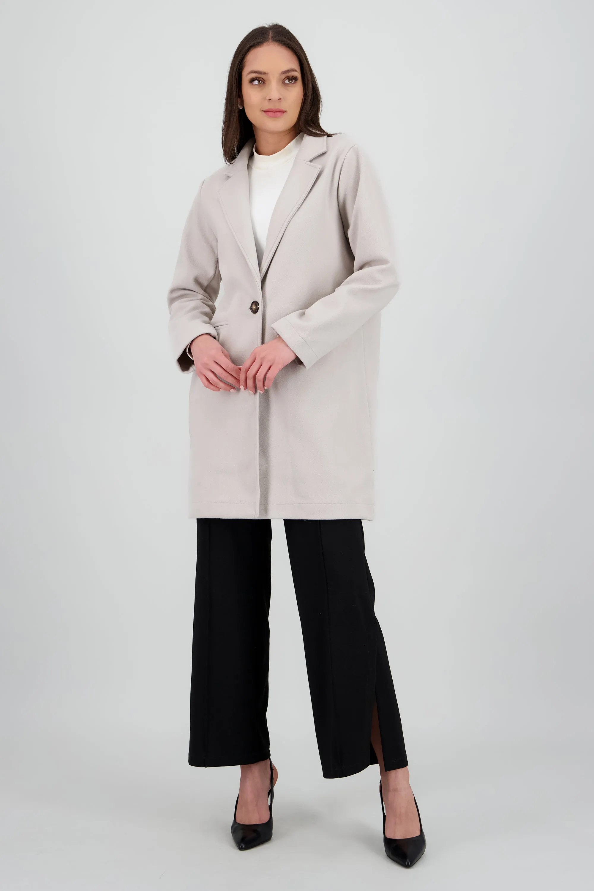 Abrigo con solapa y boton liso sold by Shasa product image thumbnail 2