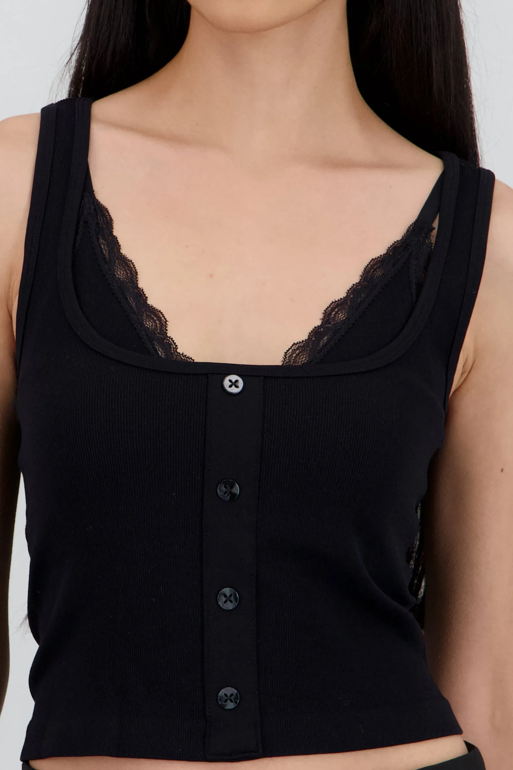 Top detalle encaje con botones sold by Shasa product image thumbnail 5