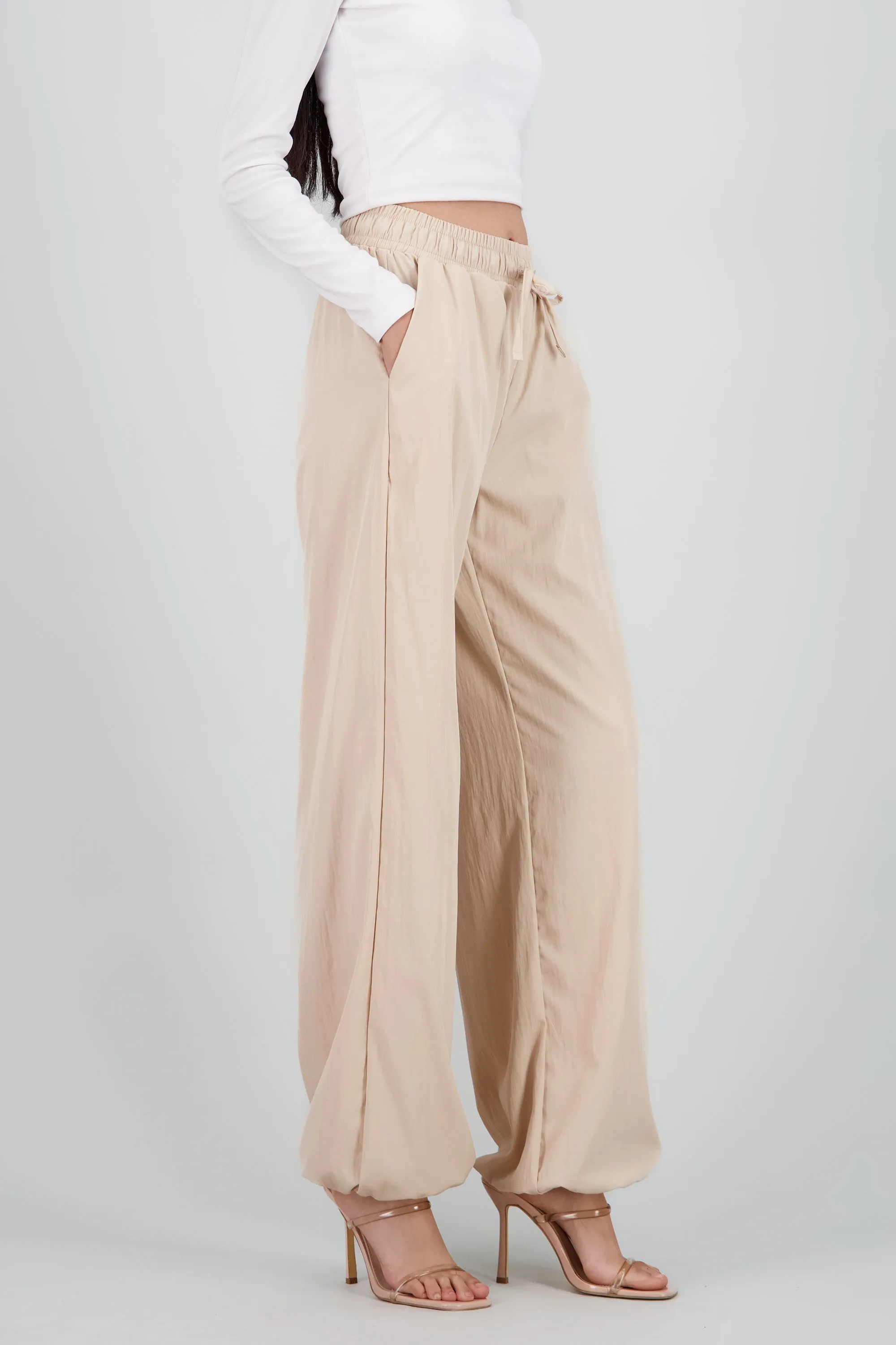 Jogger parachute detalle jareta sold by Shasa product image thumbnail 3