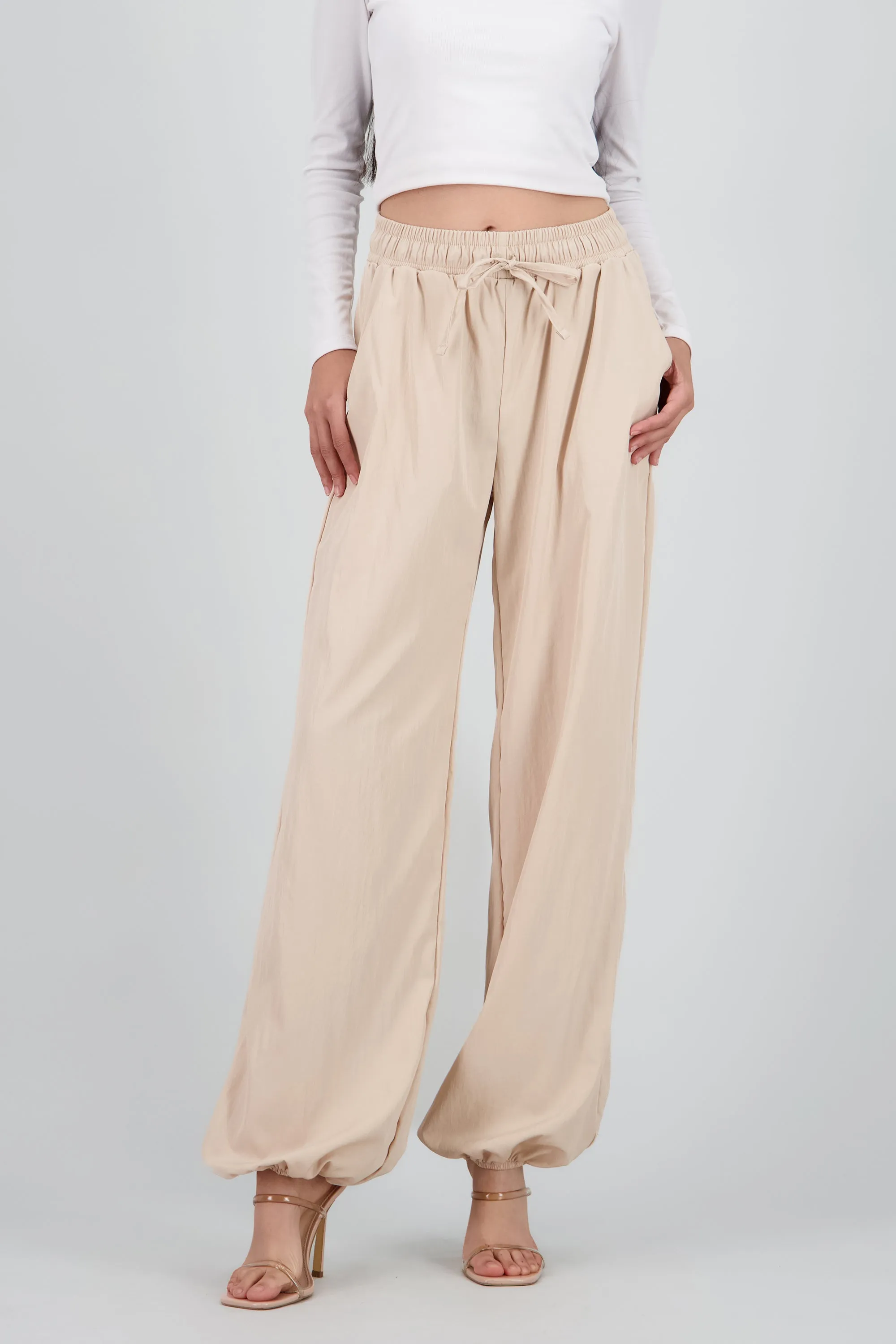 Jogger parachute detalle jareta sold by Shasa product image thumbnail 2