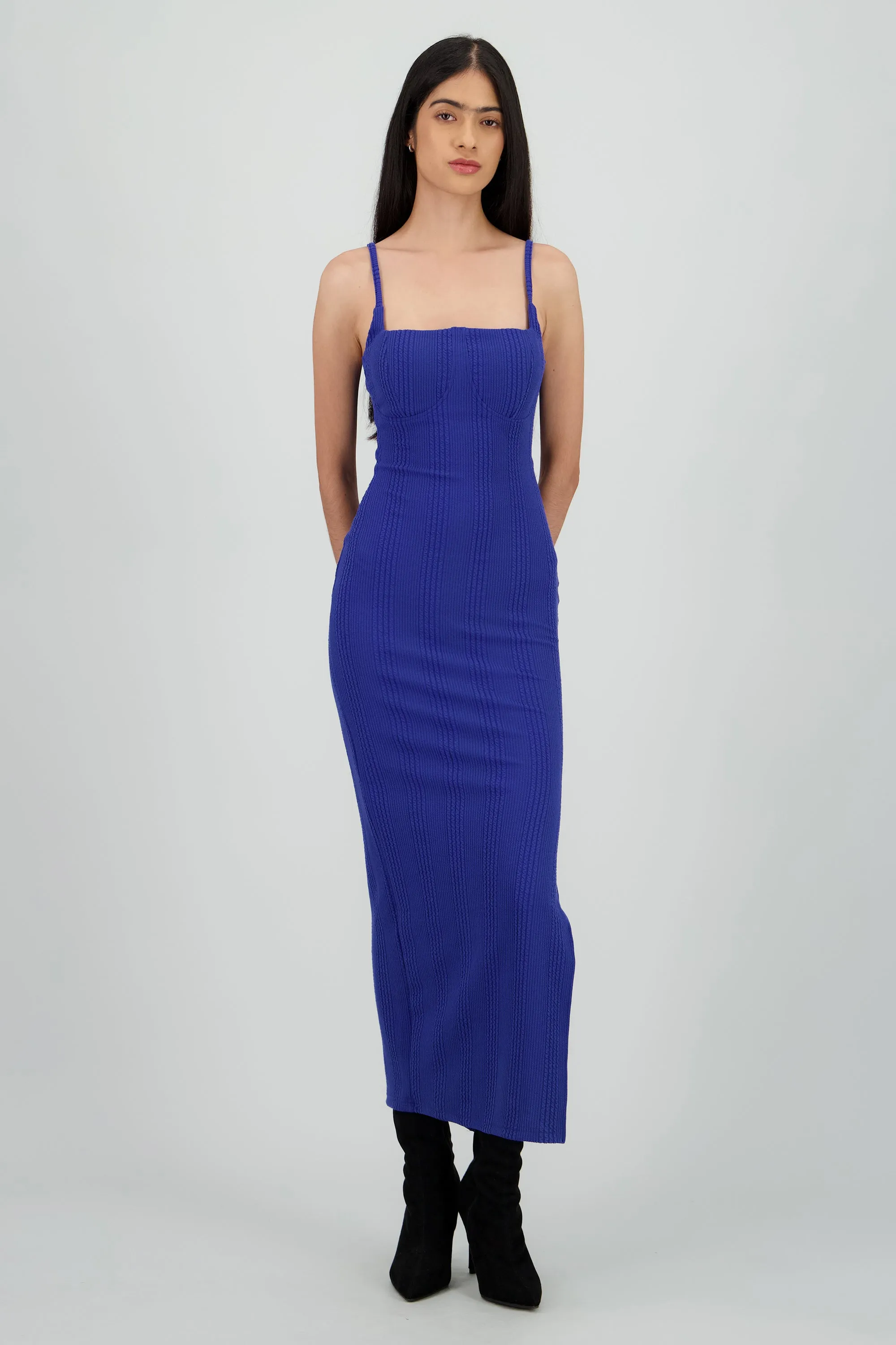 Vestido maxi textura sold by Shasa