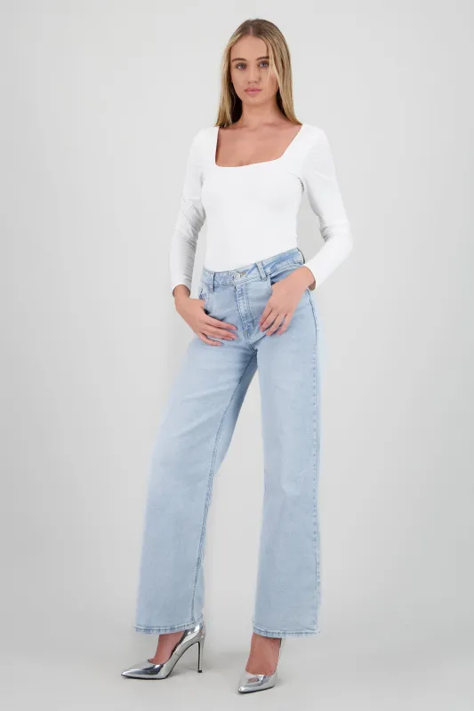 Jeans straight deslavado sold by Shasa