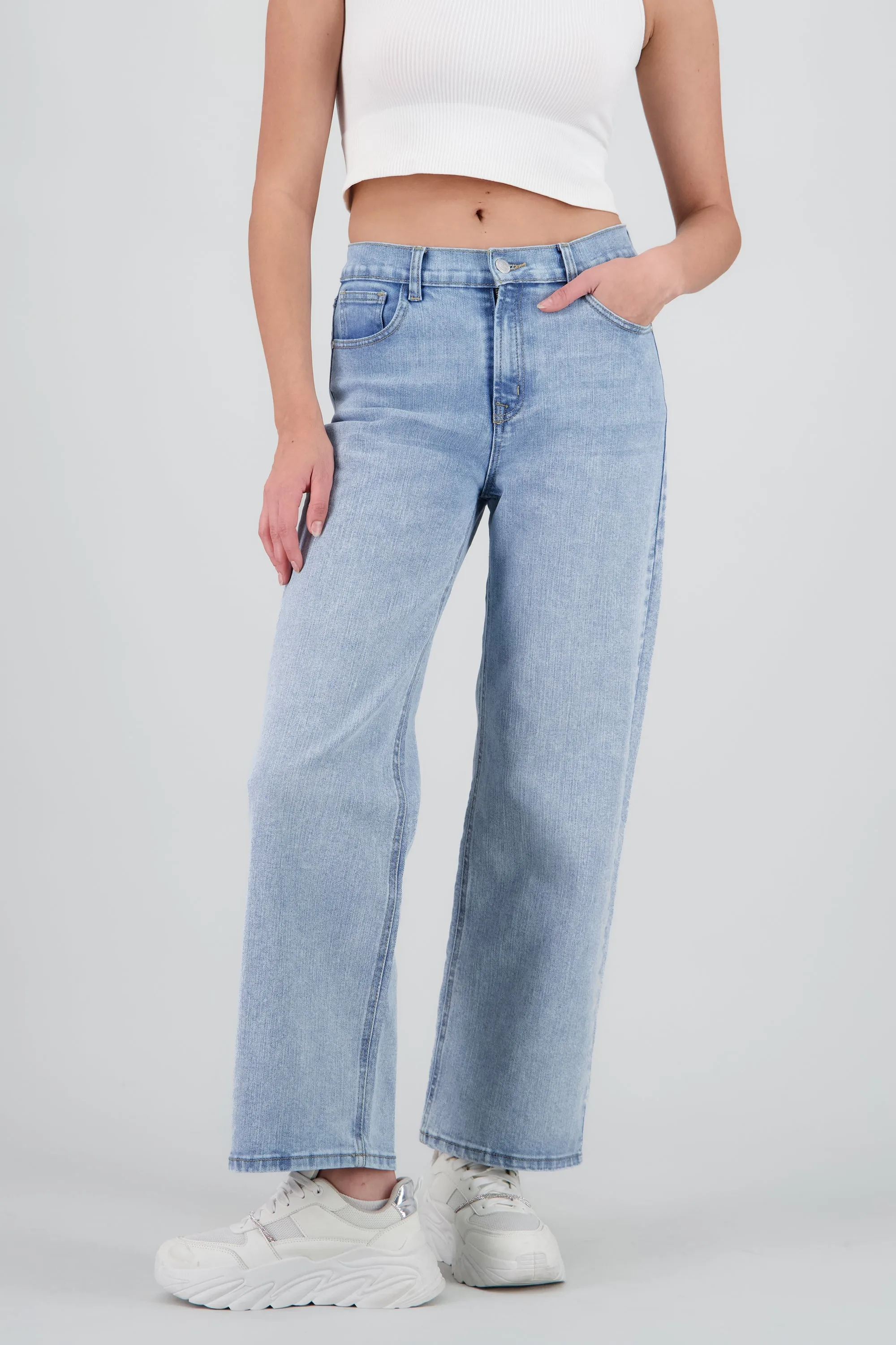 Jeans básicos wide leg sold by Shasa product image thumbnail 2