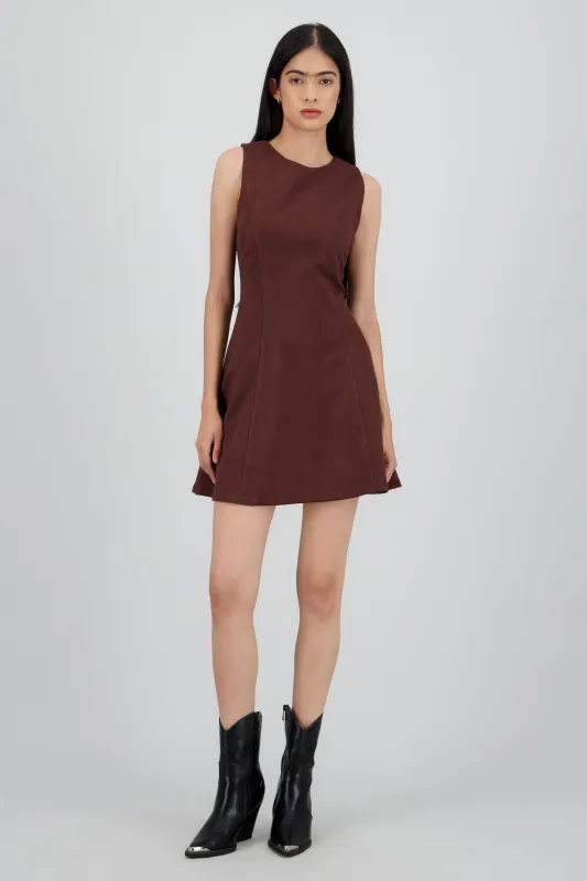 Vestido mini sin mangas detalle cortes sold by Shasa