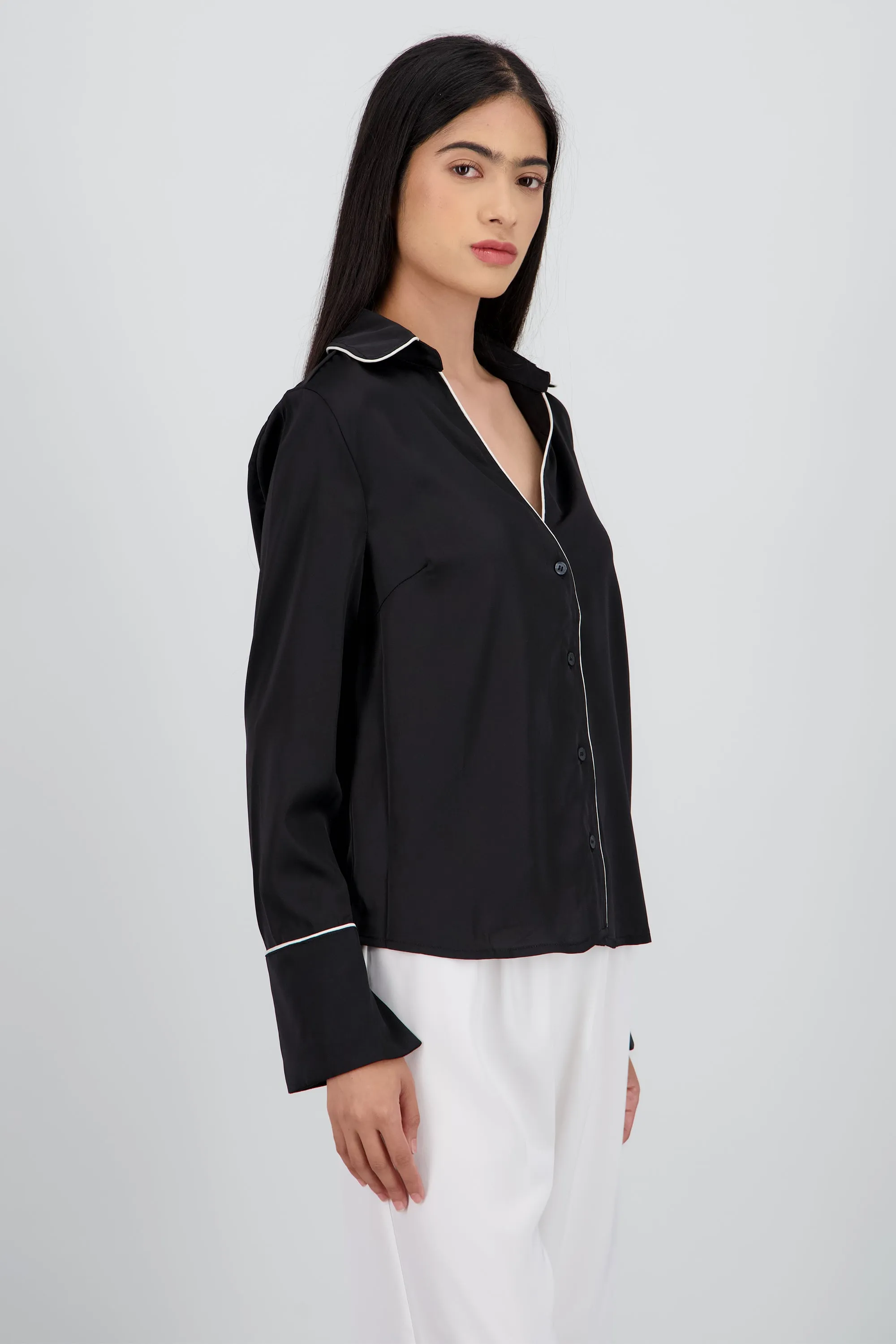 Camisa satinada detalle contraste sold by Shasa product image thumbnail 3