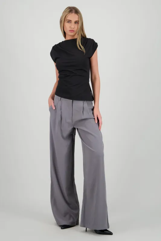 Pantalón sastre baggy pinzas sold by Shasa