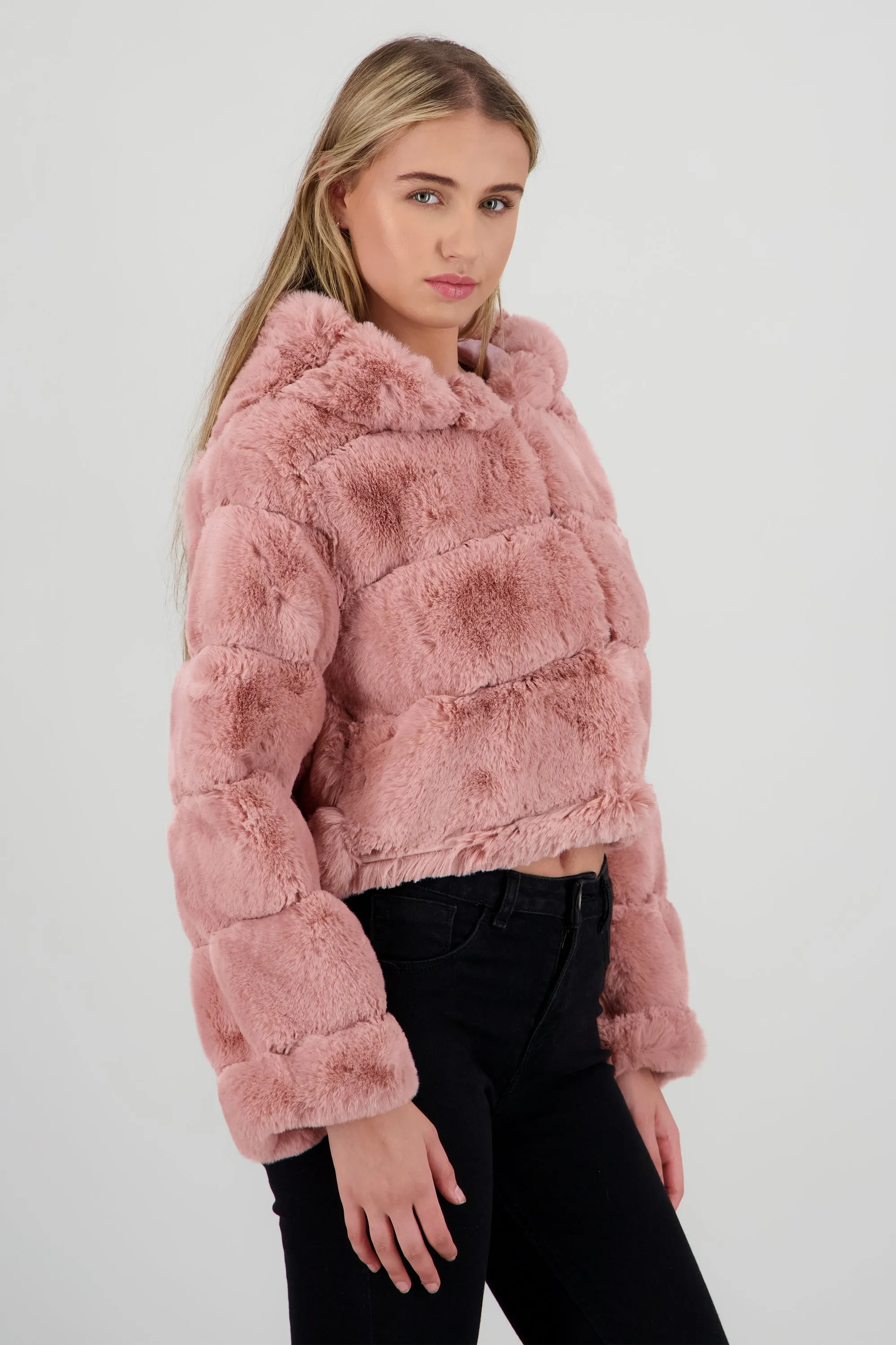 Chamarra efecto pelo con gorro sold by Shasa product image thumbnail 3