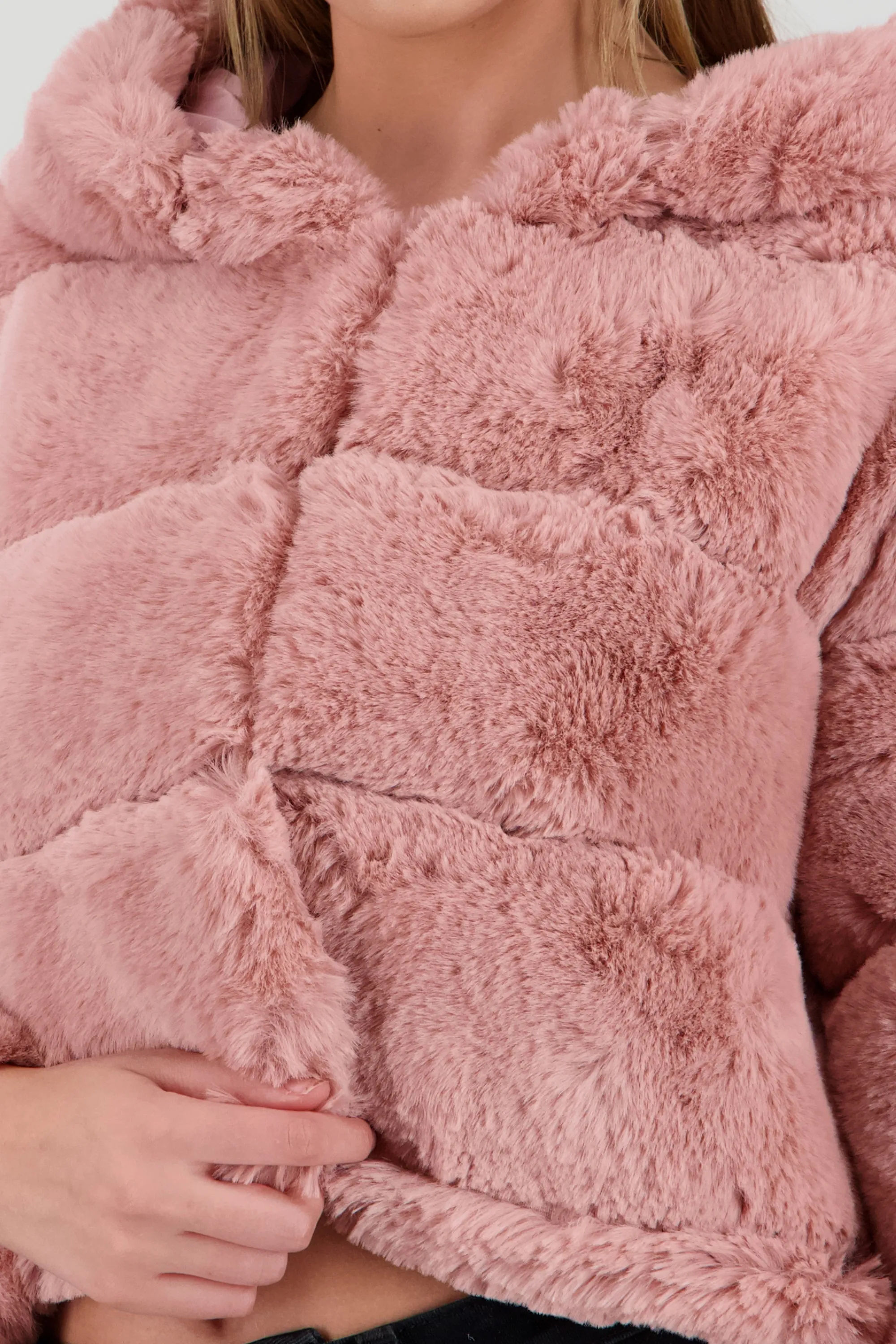 Chamarra efecto pelo con gorro sold by Shasa product image thumbnail 5