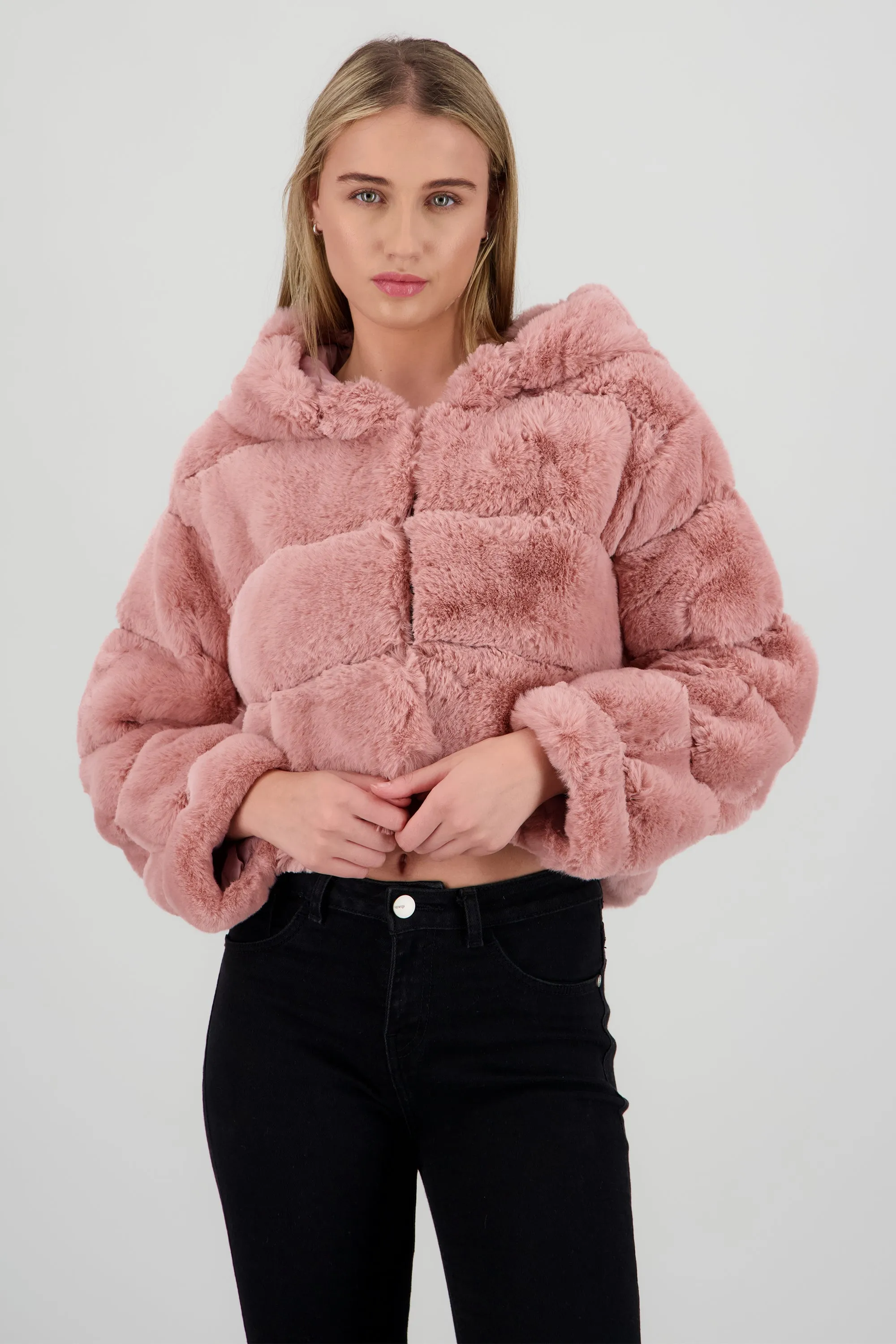 Chamarra efecto pelo con gorro sold by Shasa product image thumbnail 2