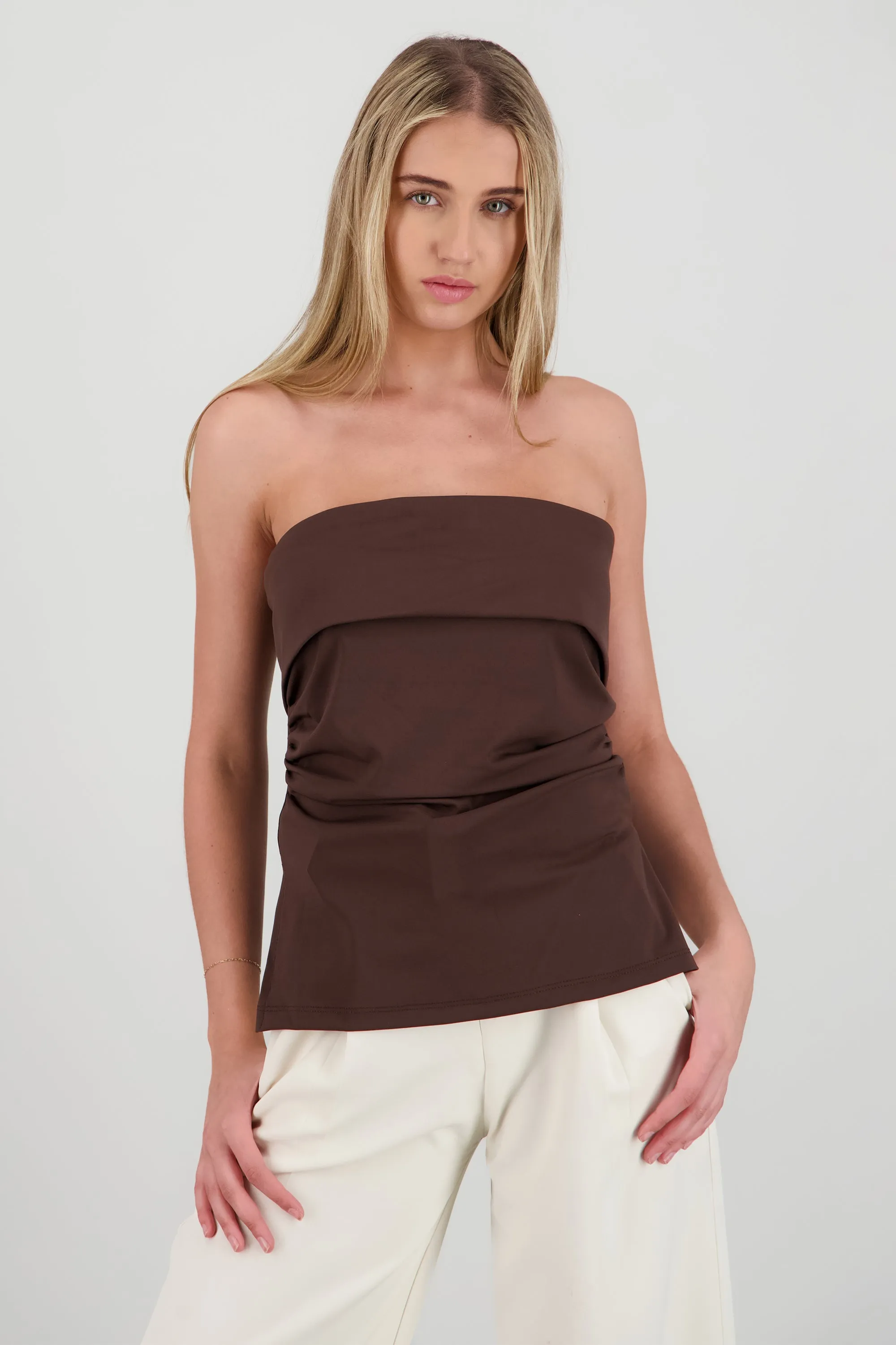 Top tubo con dobles escote sold by Shasa