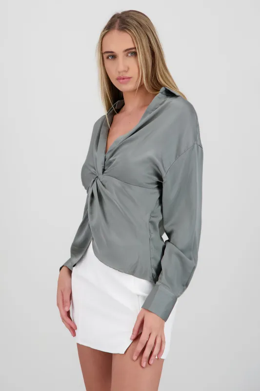 Camisa nudo satinada sold by Shasa