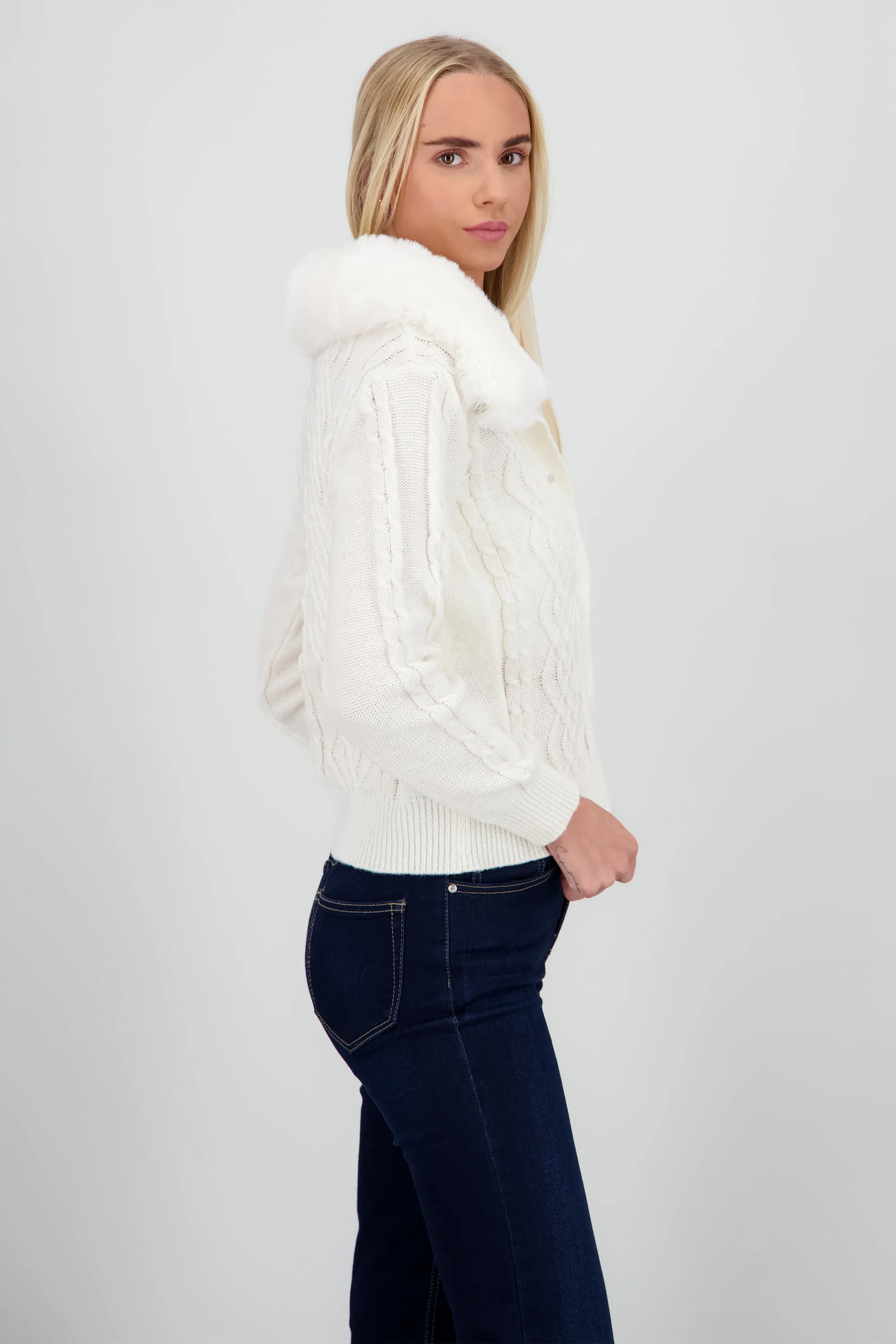 Cardigan tejido detalle pelo cuello sold by Shasa product image thumbnail 3