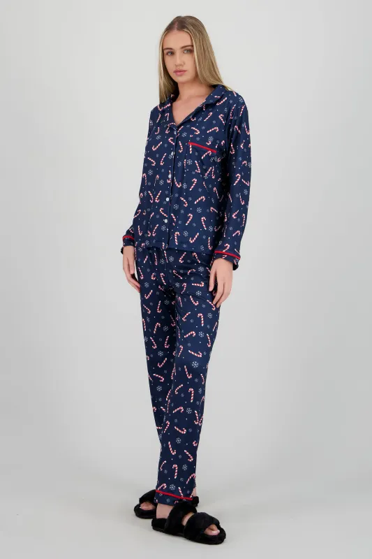 Pijama bastones navideños sold by Shasa