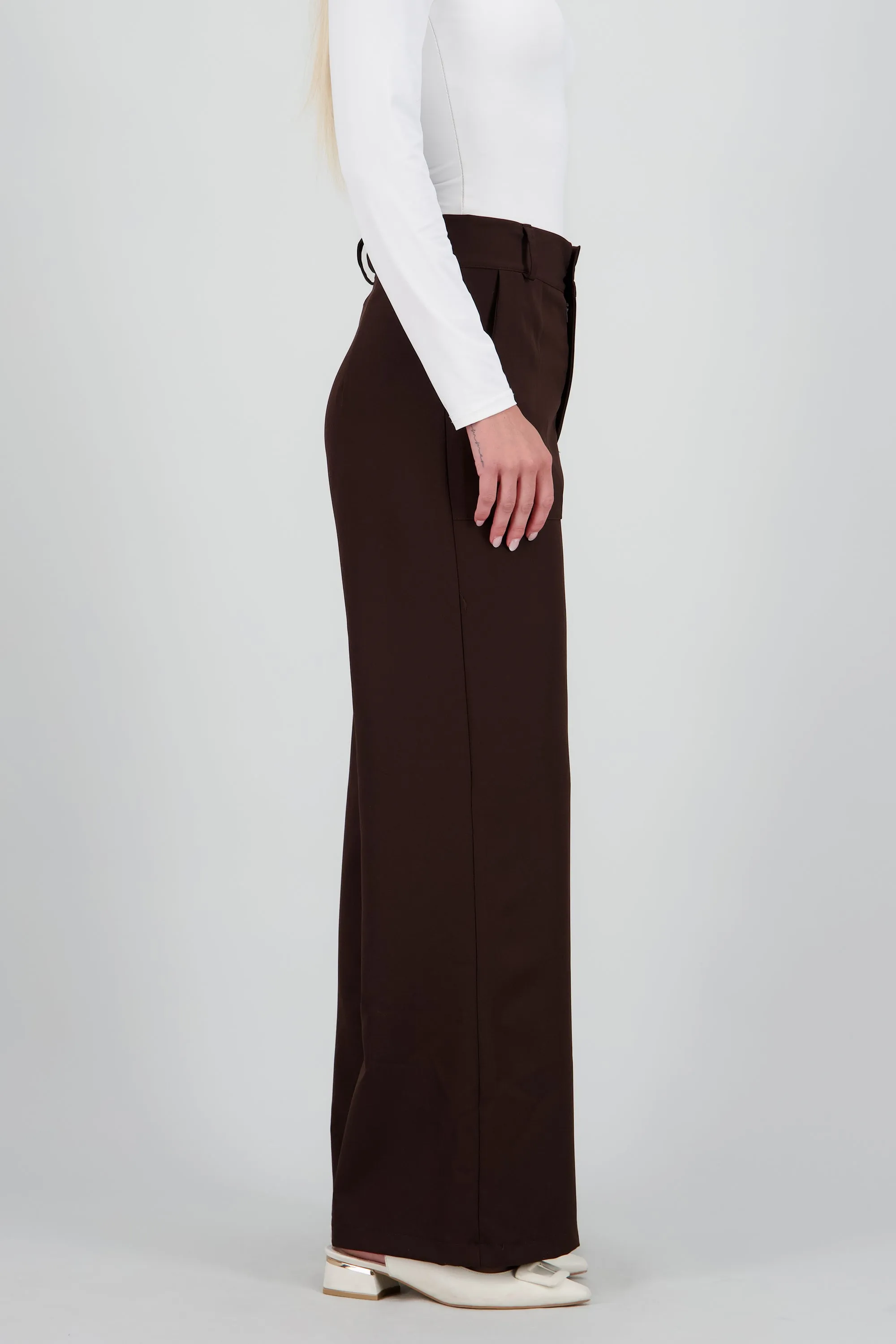 Pantalon recto con bolsillos curveados sold by Shasa product image thumbnail 3