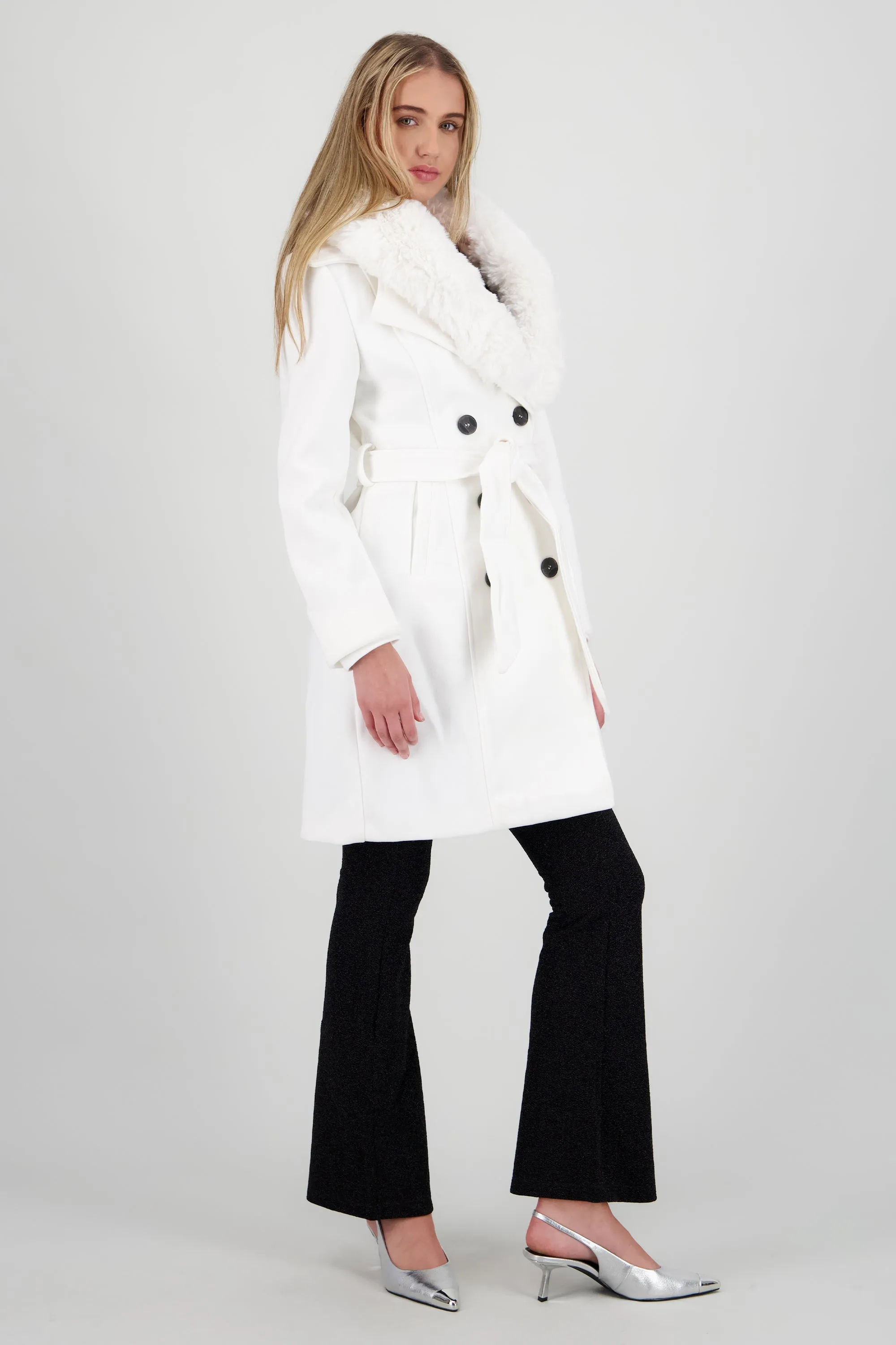 Abrigo largo detalle peluche sold by Shasa product image thumbnail 3