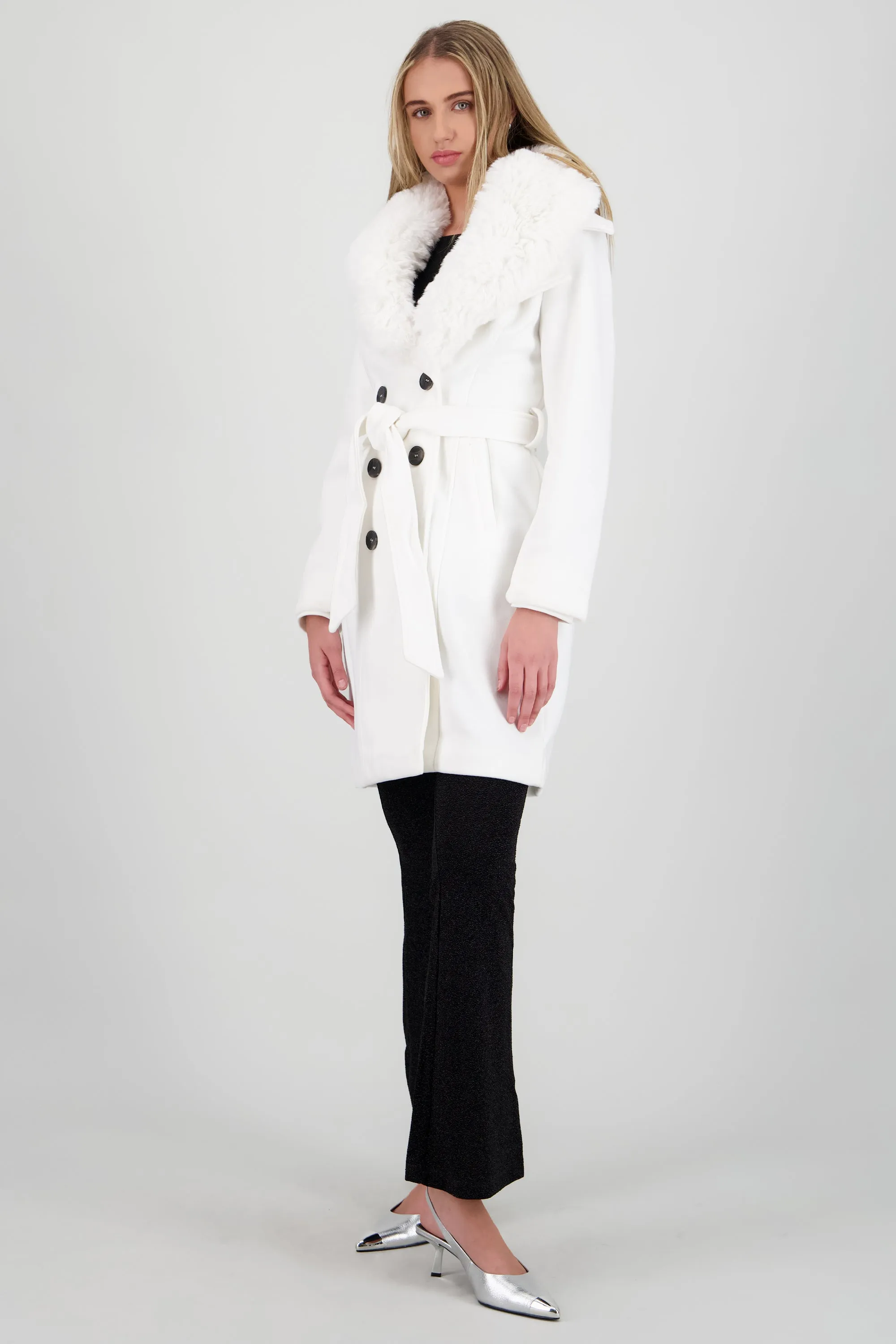 Abrigo largo detalle peluche sold by Shasa product image thumbnail 5