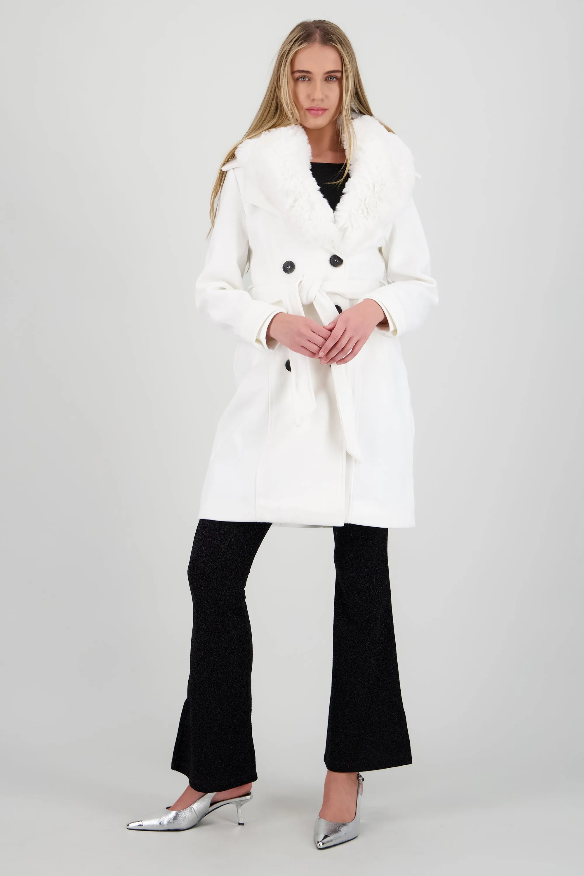 Abrigo largo detalle peluche sold by Shasa product image thumbnail 2