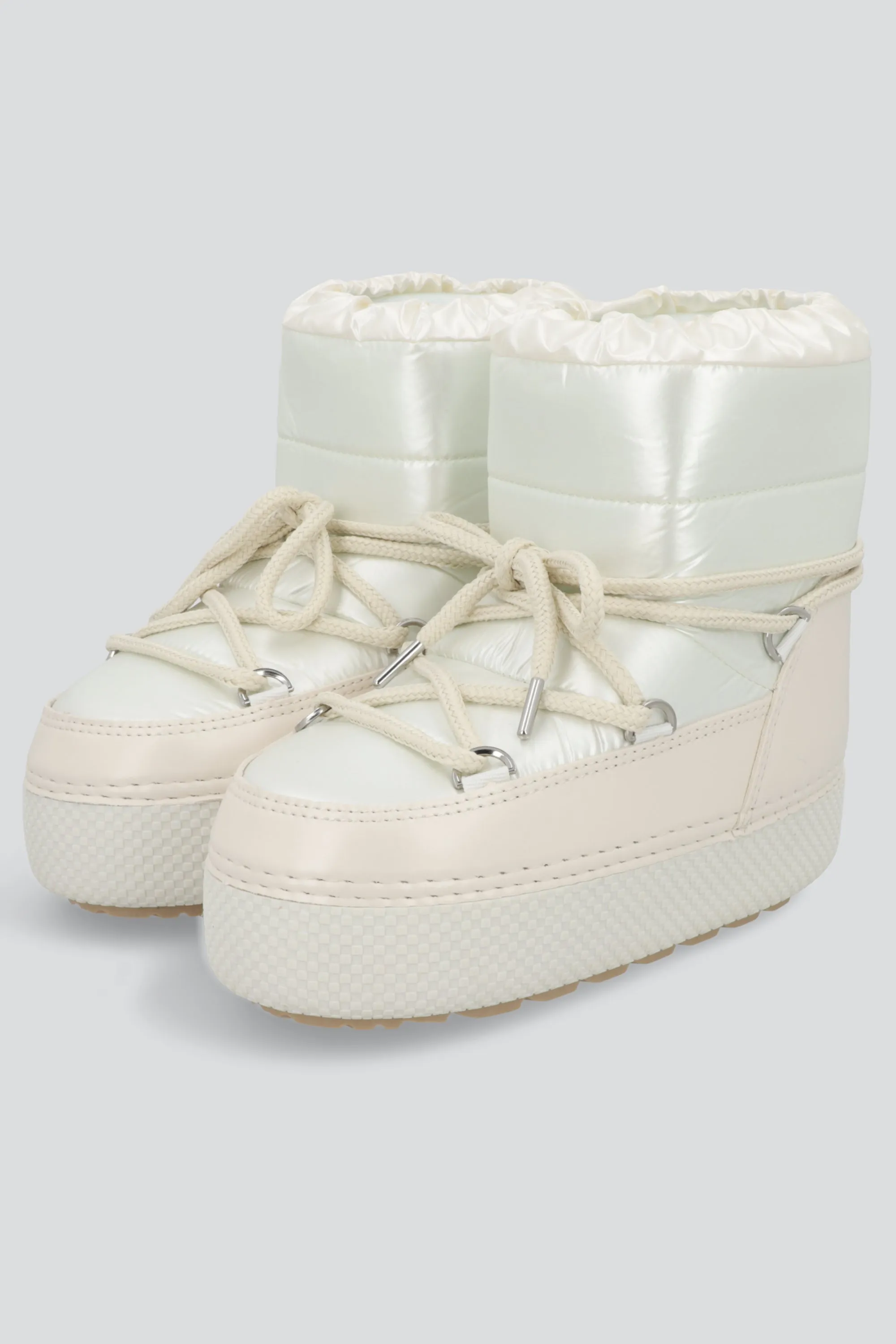 Bota invierno chunky con cordones sold by Shasa product image thumbnail 2