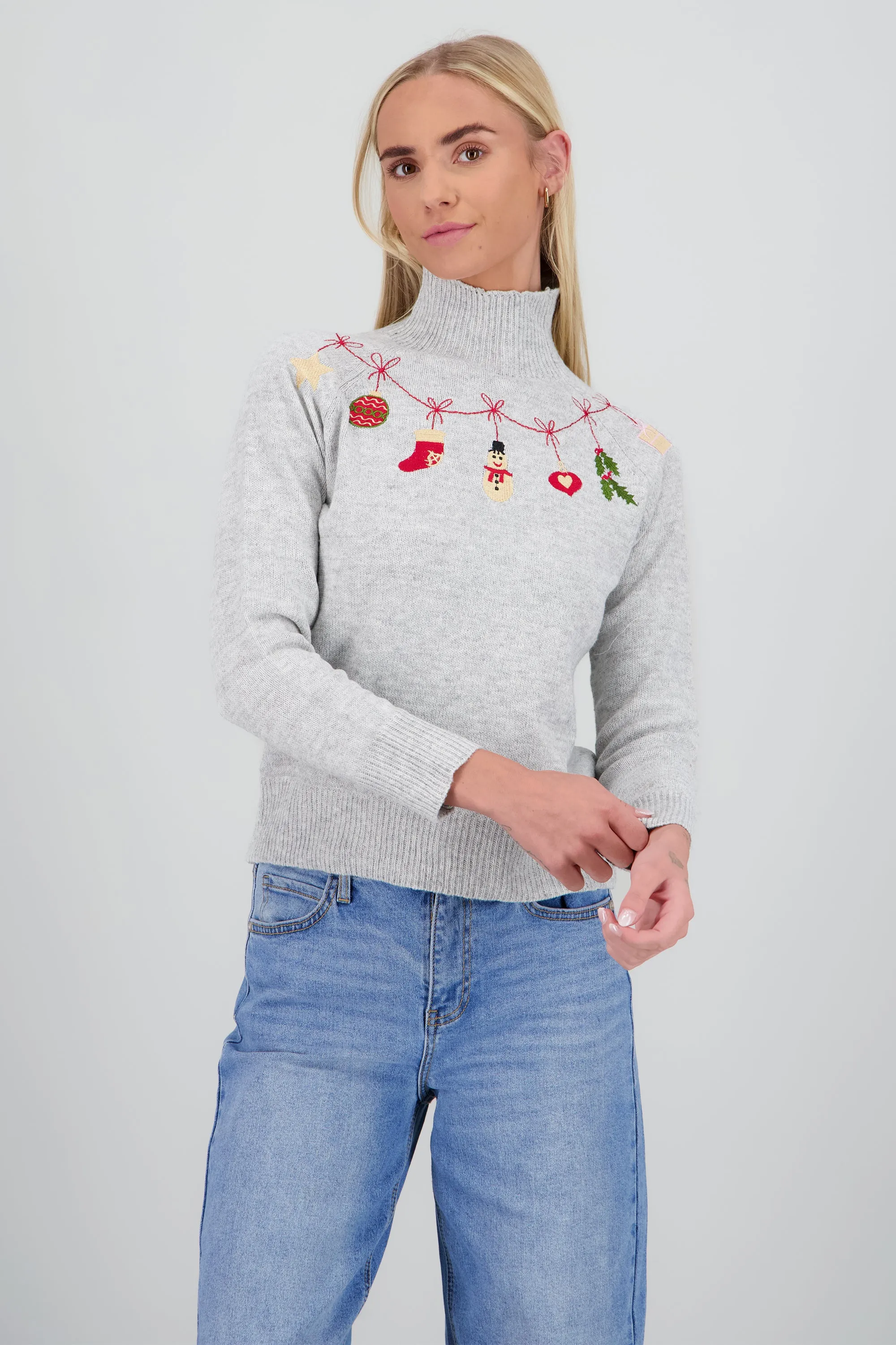 Sueter cuello adornos Navidad sold by Shasa