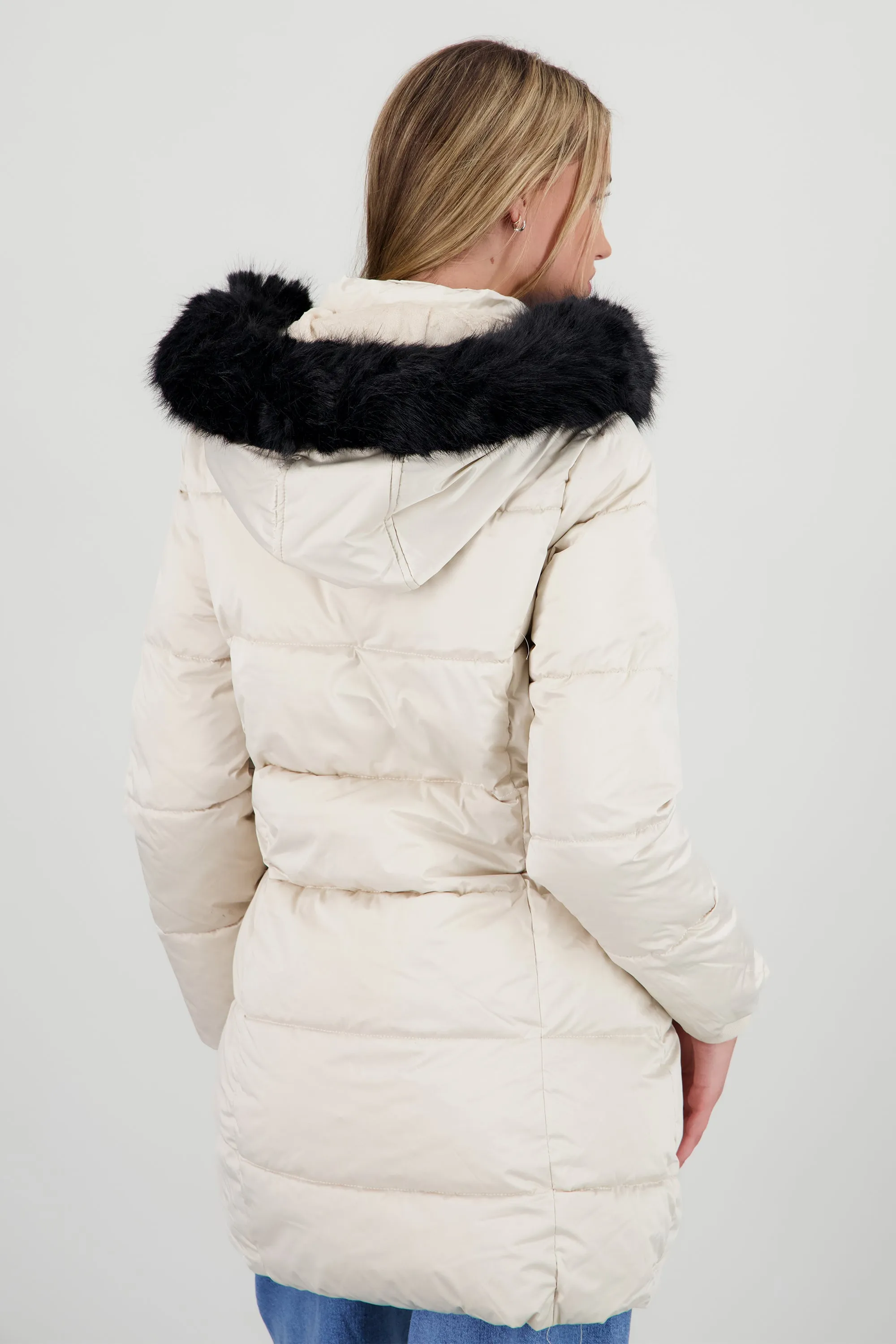 Chamarra alrga con gorro peluche sold by Shasa product image thumbnail 4