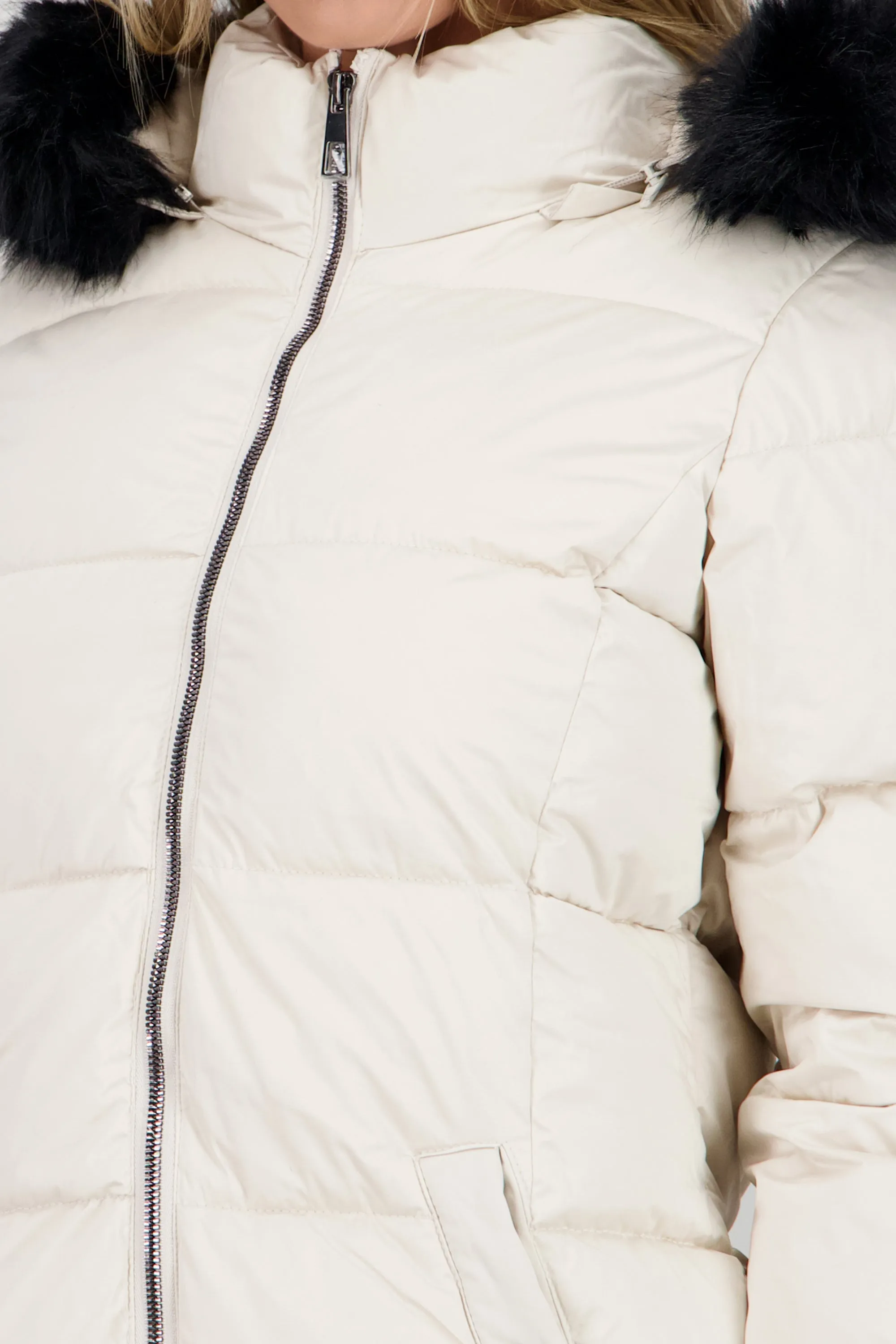 Chamarra alrga con gorro peluche sold by Shasa product image thumbnail 5