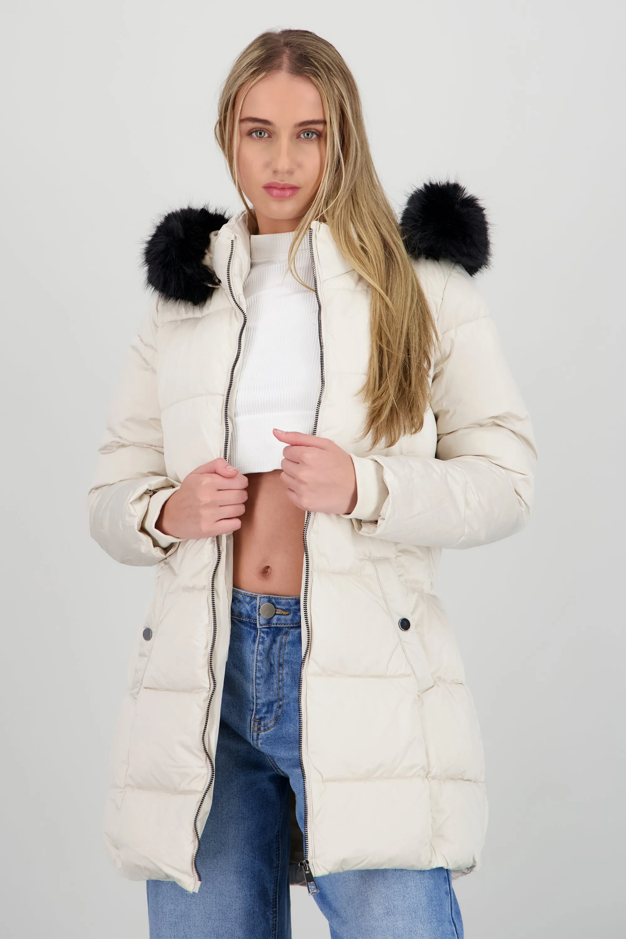 Chamarra alrga con gorro peluche sold by Shasa product image thumbnail 2